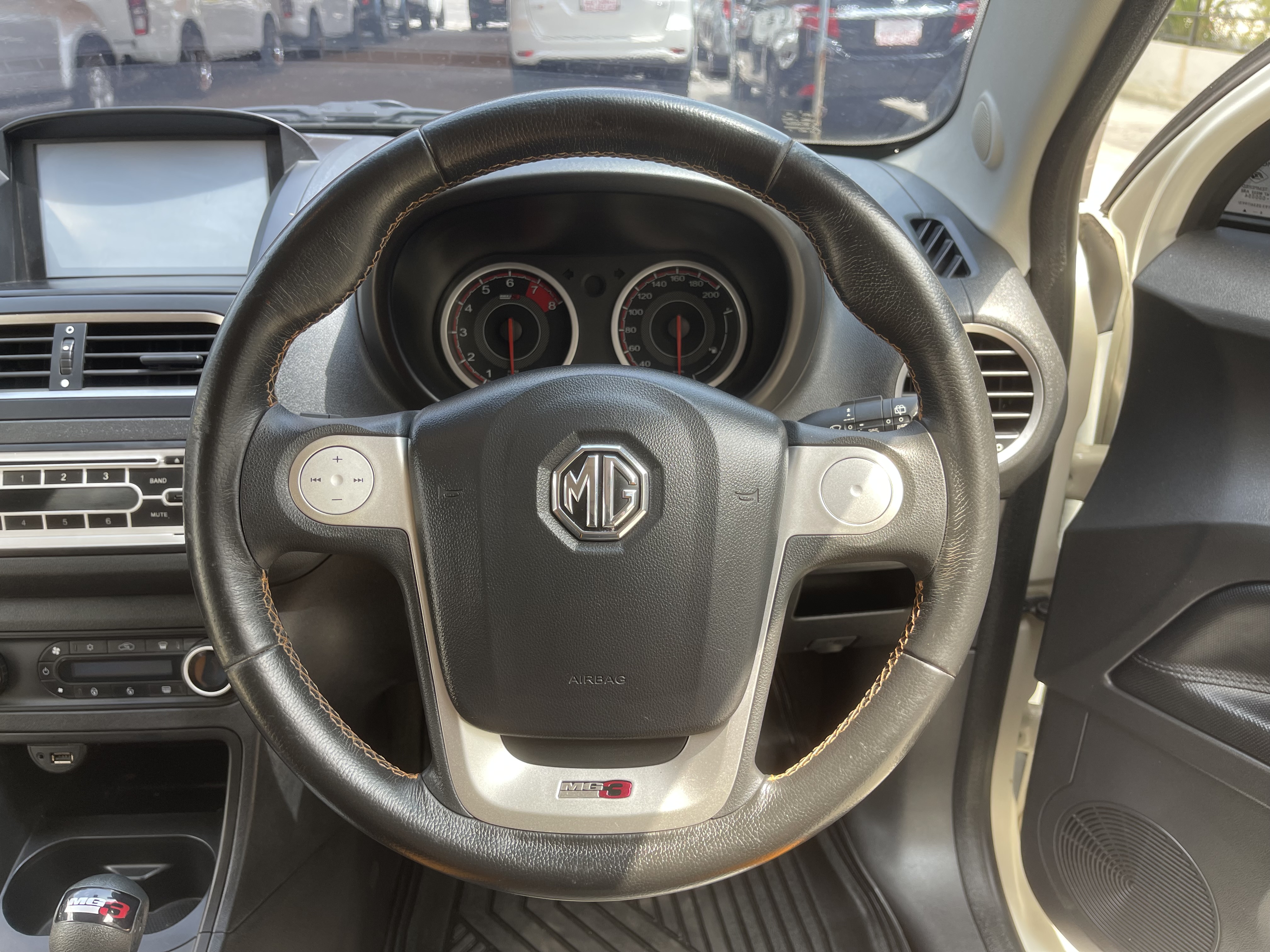 MG MG3 1.5 X Xross Sunroof At 2016 ขาวมุก