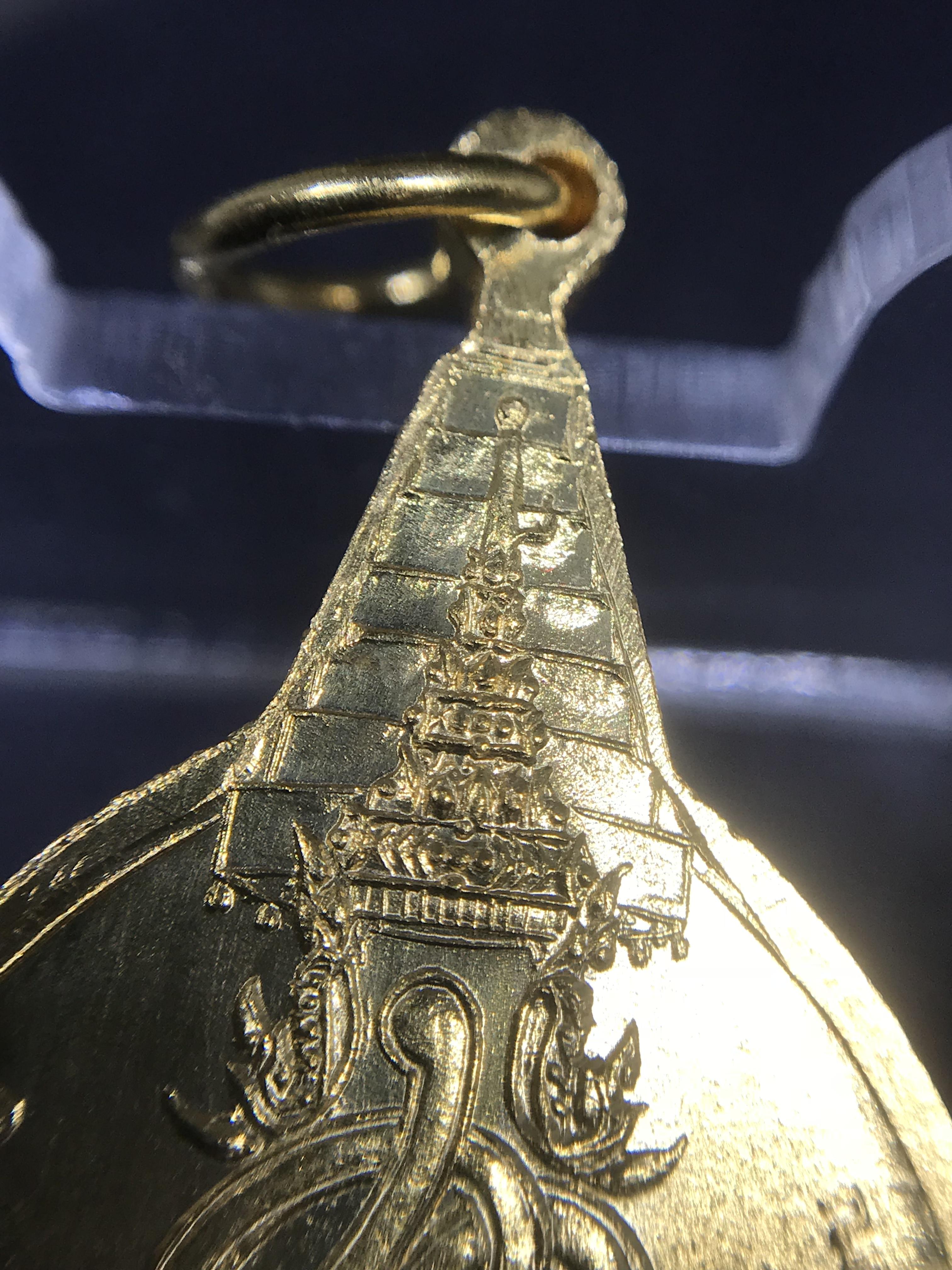 เหรียญพระชัยหลังช้าง หลัง สก. ปี 2535 เนื้อทองคำ(15กรัม)พร้อมกล่อง พิธีใหญ่ สภาพสวยเดิมๆ หายากมาก