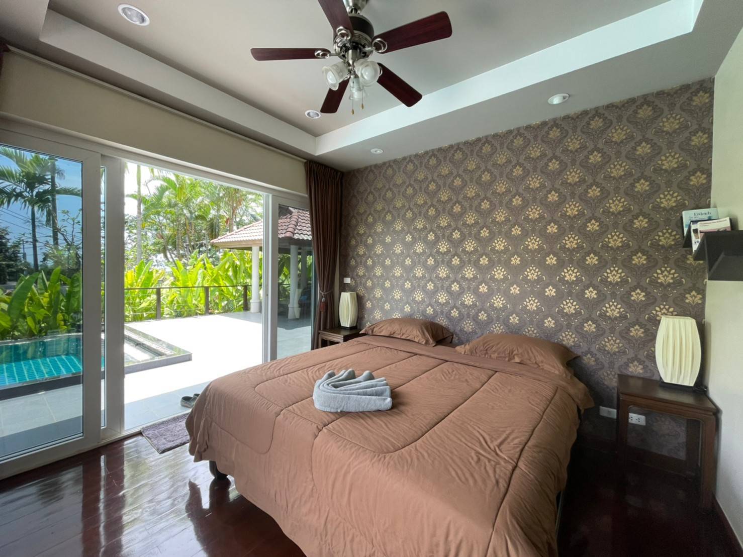 For Sale : Thalang-Yamu Luxury Pool Villa 3 Bedrooms 3 Bathrooms