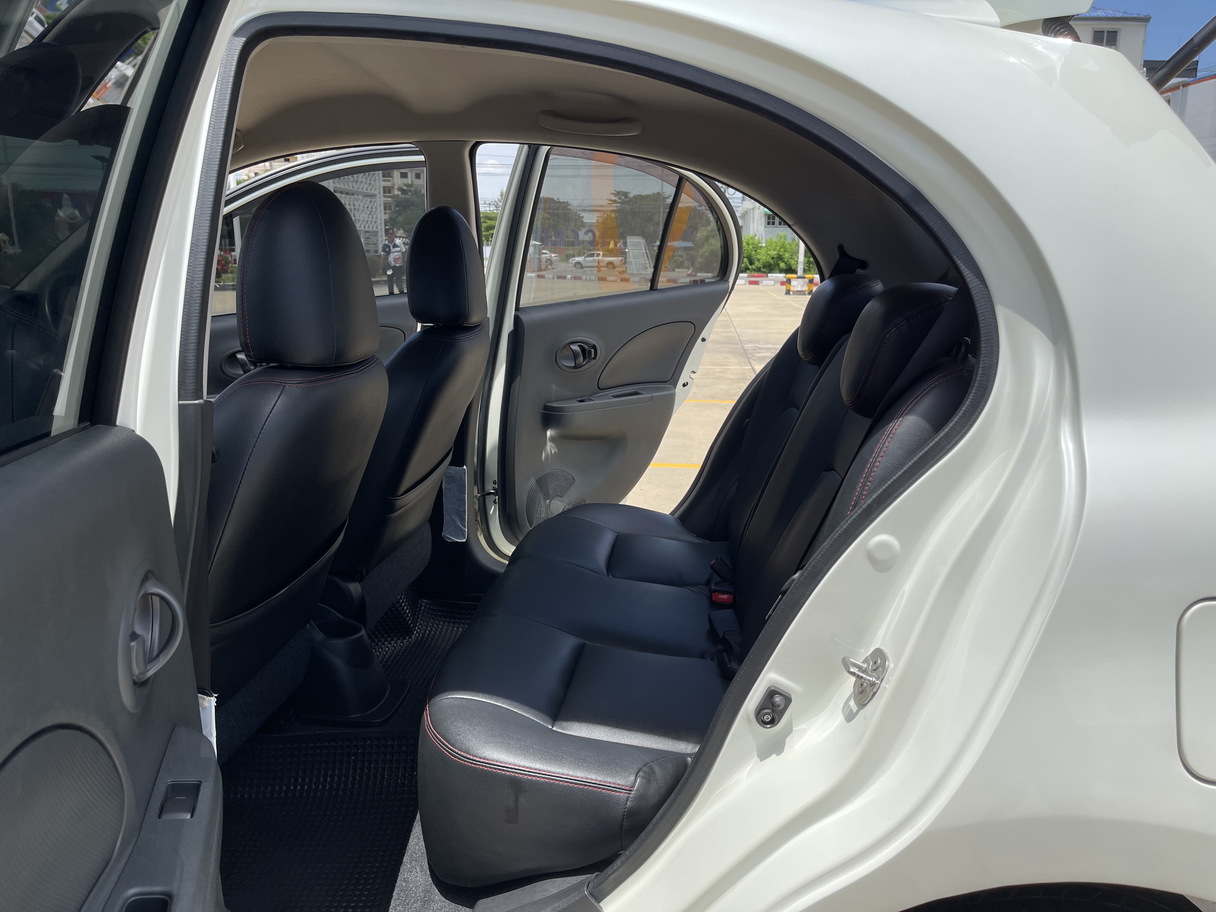 Nissan March 1.2 EL At 2016 ขาวมุก