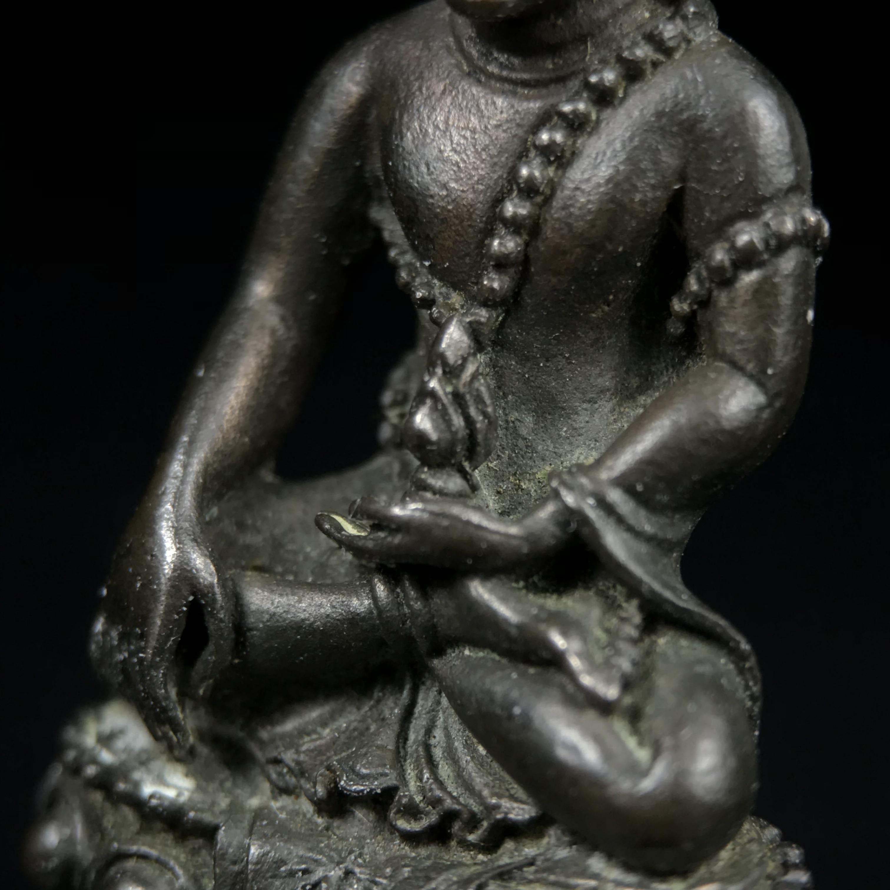 พระกริ่งศิรากาศ ภปร.(พระกริ่งคุ้มเกล้า)วัตถุมงคล"คุ้มเกล้าฯ" มูลนิธิ “คุ้มเกล้า” ในพระบรมราชูปถัมภ์ จัดสร้าง โรงพยาบาลภูมิพล เนื้อนวโลหะ(พิมพ์หน้าไทย)(ในหลวงรัชกาลที่9เสด็จเททอง)(พิธีใหญ่)(นิยม)