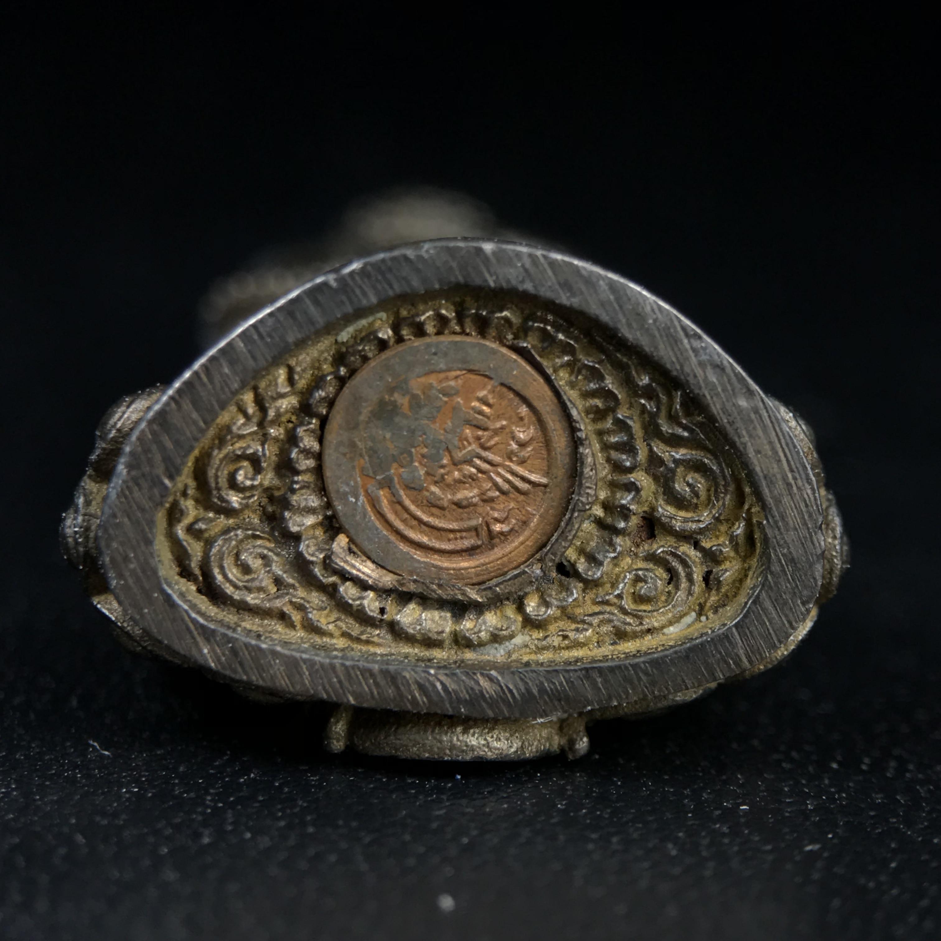 พระกริ่งศิรากาศ ภปร.(พระกริ่งคุ้มเกล้า)วัตถุมงคล"คุ้มเกล้าฯ" มูลนิธิ “คุ้มเกล้า” ในพระบรมราชูปถัมภ์ จัดสร้าง โรงพยาบาลภูมิพล เนื้อนวโลหะ(พิมพ์หน้าไทย)(ในหลวงรัชกาลที่9เสด็จเททอง)(พิธีใหญ่)(นิยม)