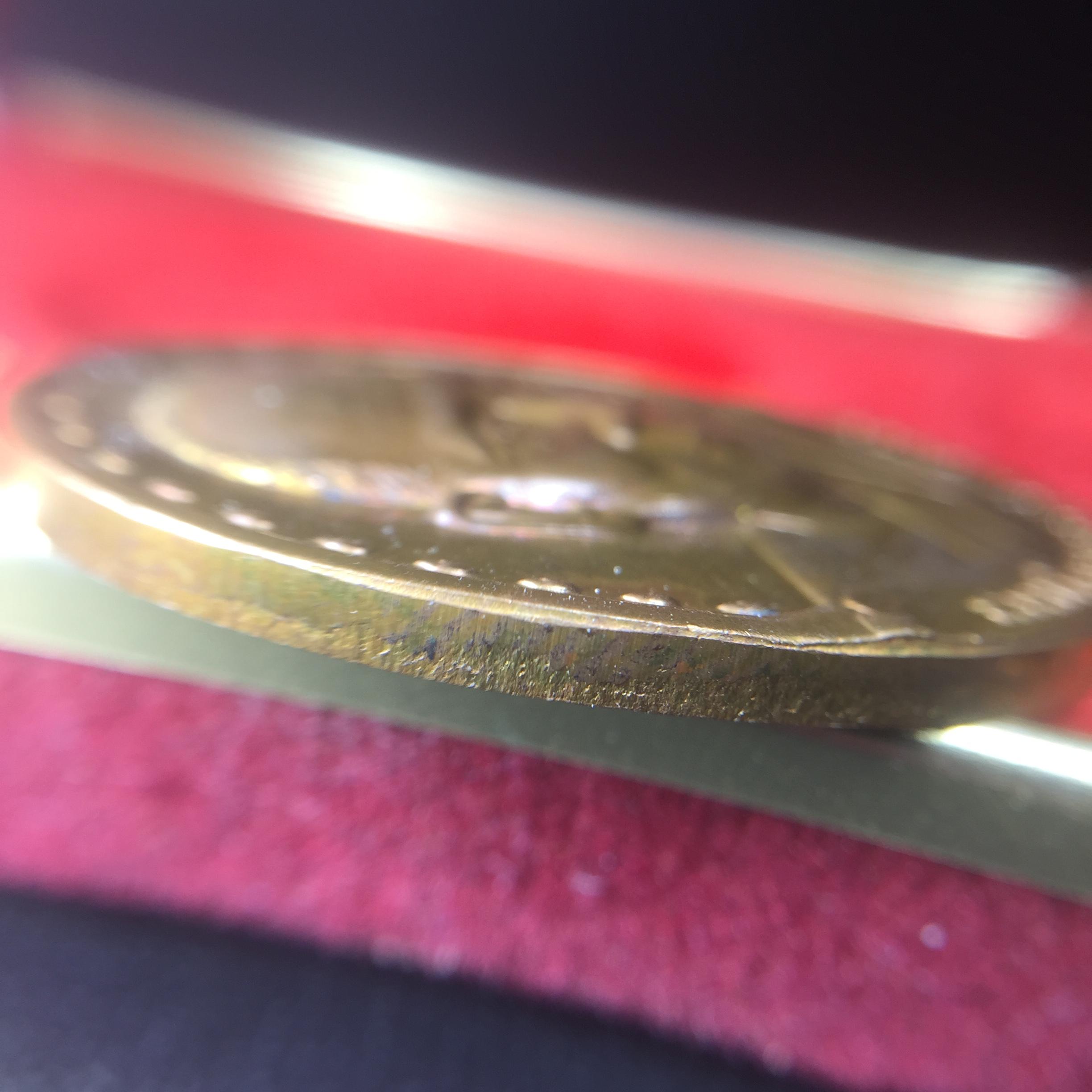 เหรียญรูปเหมือนรุ่นแรก สมเด็จพระญาณสังวร วัดบวรนิเวศวิหาร ปี2528 เนื้อทองแดง(บล็อกนิยมเขยื้อน-มีวงเดือน)สภาพสวยหายาก ชุดพระราชทานกรรมการ พร้อมกล่องบรรจุเดิม