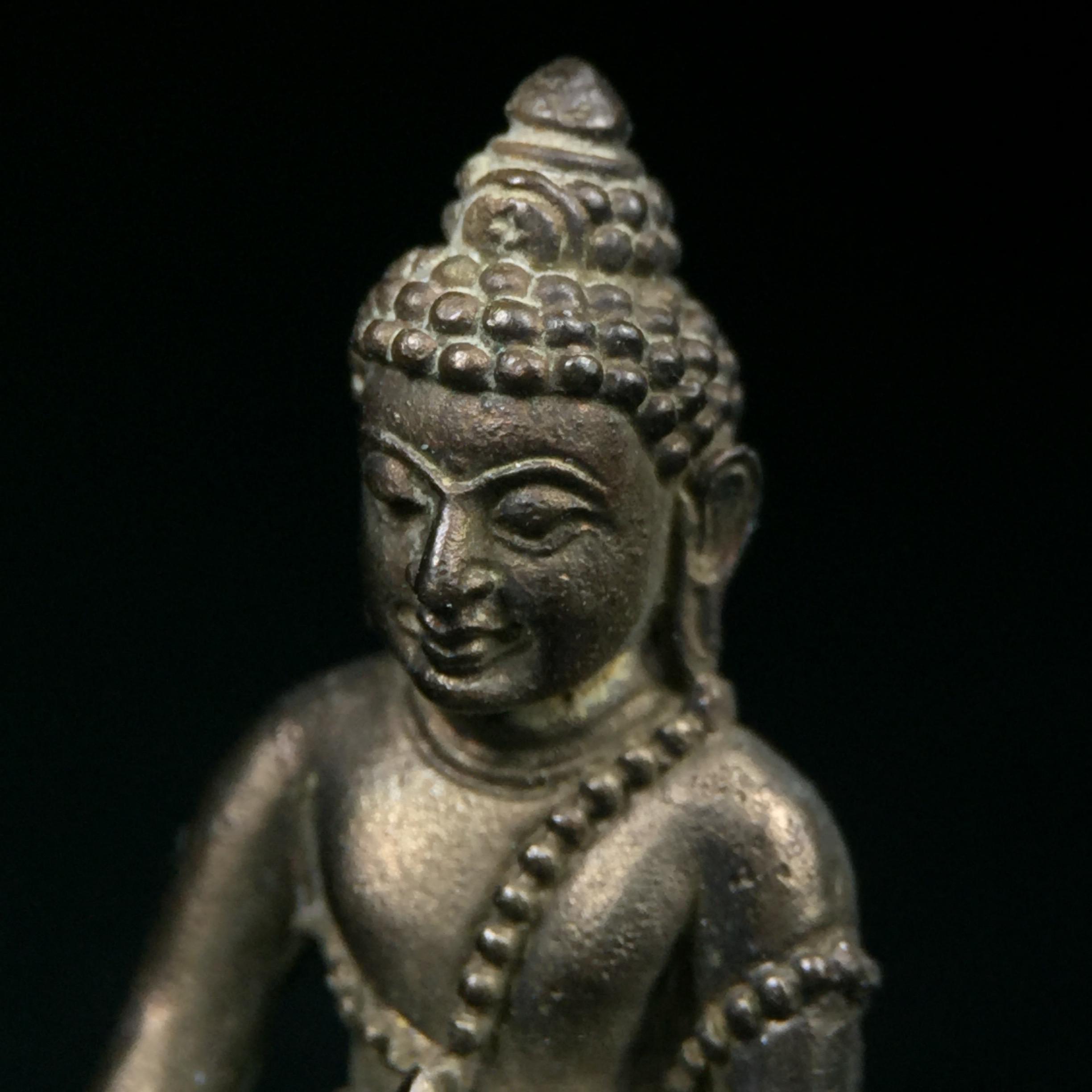 พระกริ่งศิรากาศ ภปร.(พระกริ่งคุ้มเกล้า)วัตถุมงคล"คุ้มเกล้าฯ" มูลนิธิ “คุ้มเกล้า” ในพระบรมราชูปถัมภ์ จัดสร้าง โรงพยาบาลภูมิพล เนื้อนวโลหะ(พิมพ์หน้าไทย)(ในหลวงรัชกาลที่9เสด็จเททอง)(พิธีใหญ่)(นิยม)