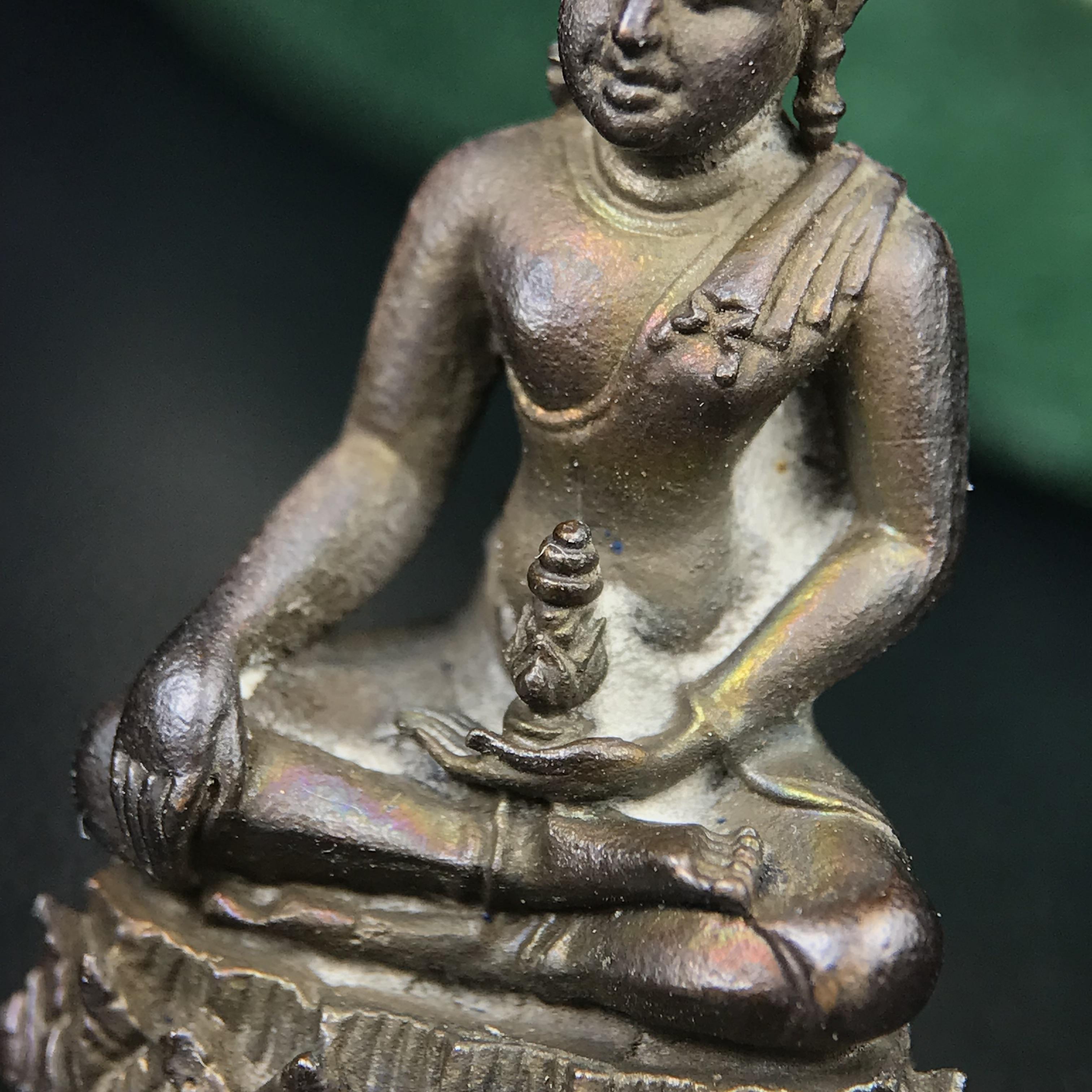 พระกริ่งวาสนา(รุ่นแรก) 80 พรรษา สมเด็จพระสังฆราช (วาสน์) วัดราชบพิธฯ ปี2521 เนื้อนวโลหะ(ตอกโค๊ตพระปิดตา) โดยมีหลวงปู่โต๊ะ วัดประดู่ฉิมพลีร่วมปลุกเสก พร้อมกล่องบรรจุเดิม(รุ่นแรก คอตั้งตรงได้สัดส่วน หายาก)