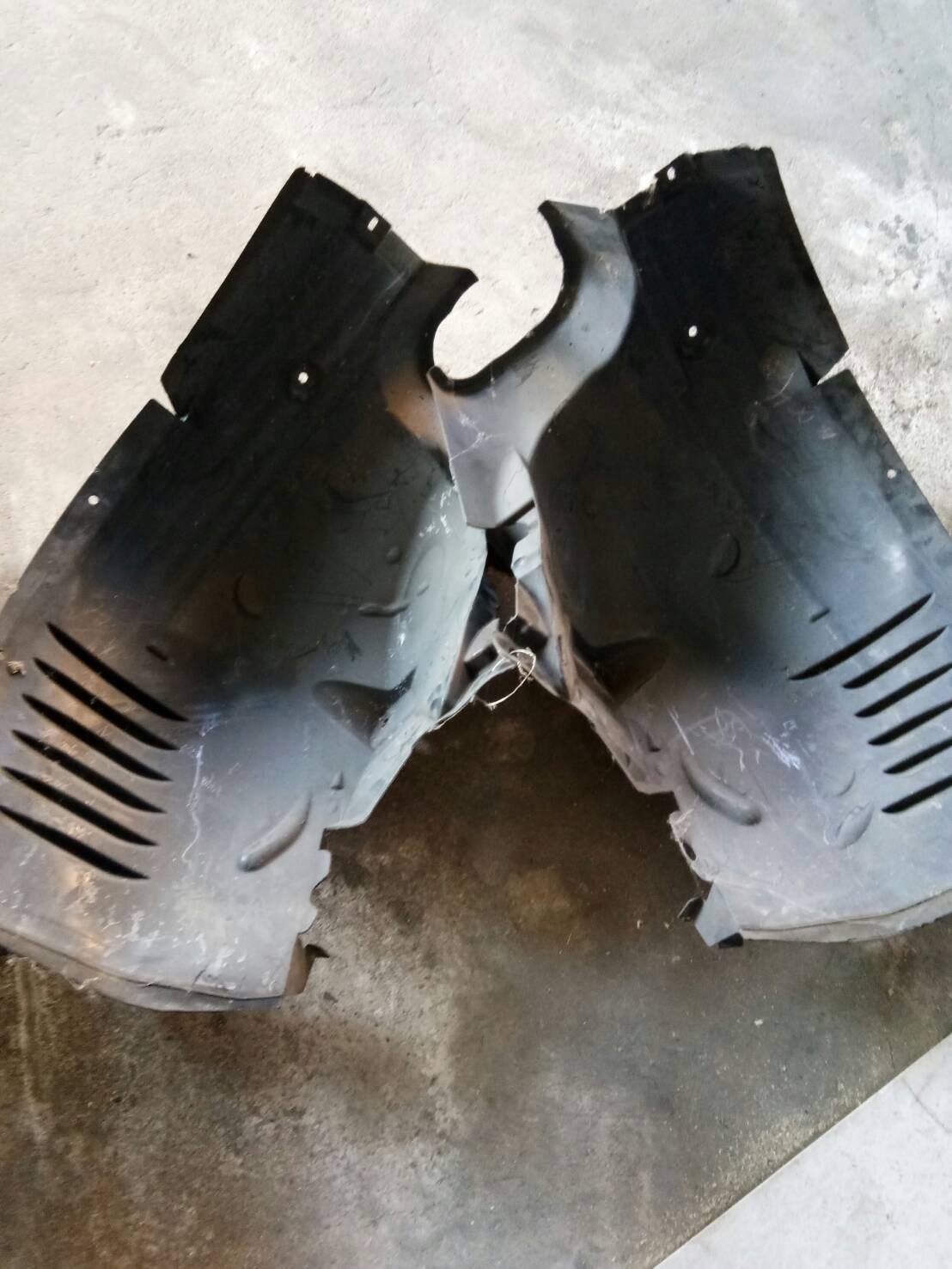 ซุ้มล้อชุดพลาสติกปิดใต้เครื่อง BENZ W204