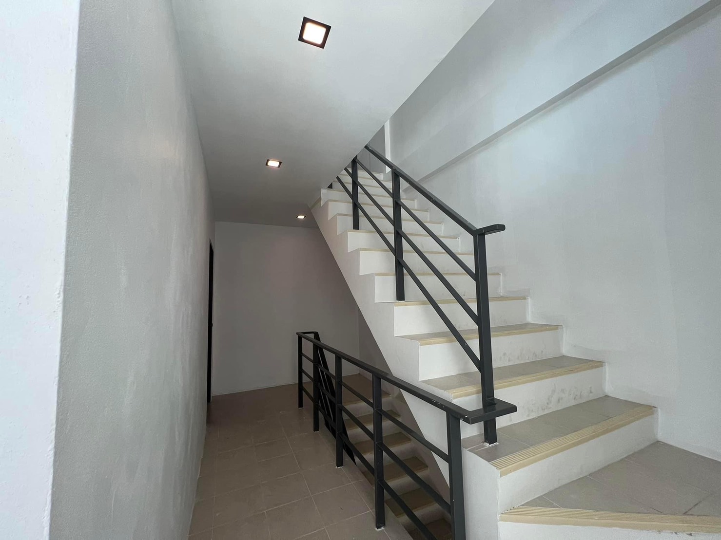 For Rent : Ratsada, B Avenue Kuku, 3 Bedrooms 3 Bathrooms