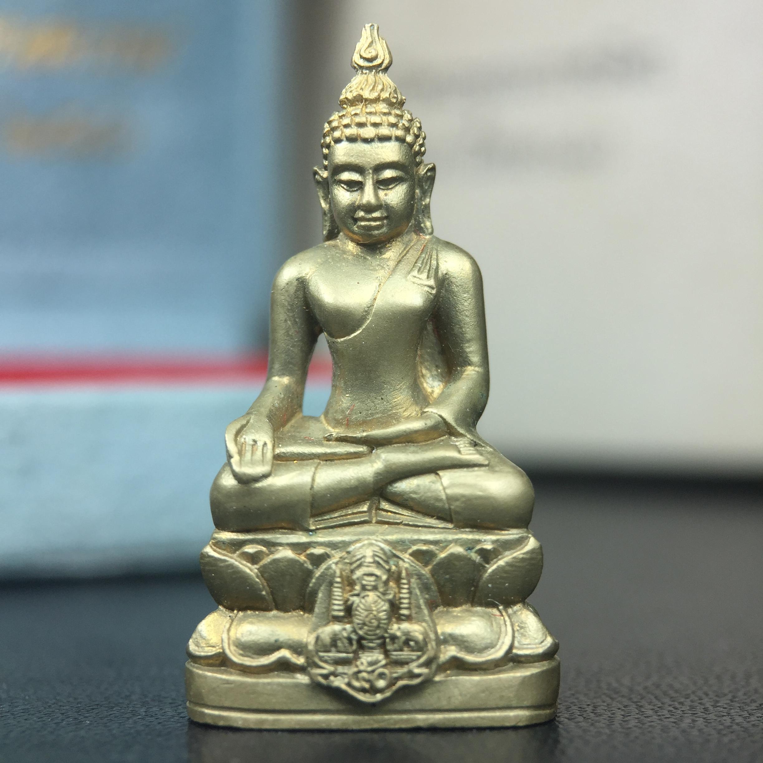 พระกริ่งไพรีพินาศ ครองสิริราชสมบัติครบ 50 ปี พ.ศ.2540 เนื้อทอง93 สวย ครบ สมบูรณ์ ชุดพระราชทาน(หายาก)