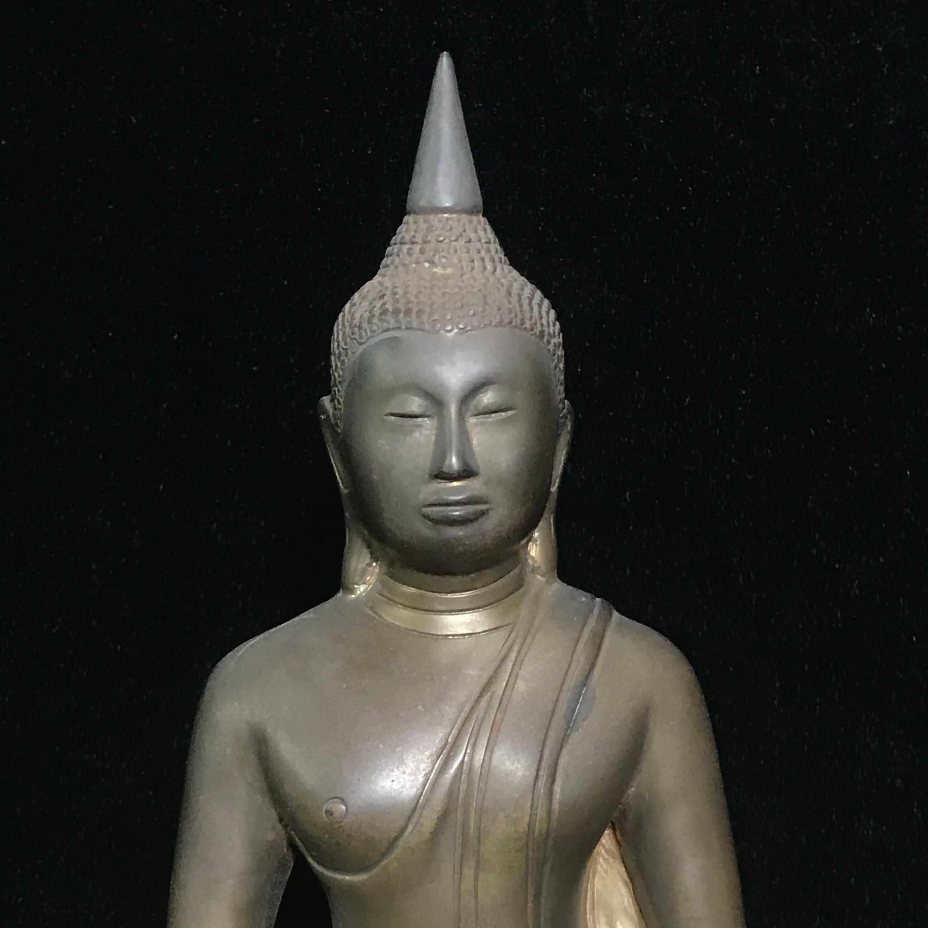 พระบูชาพระพุทธโสธร ภปร. รุ่นย้อนยุค ปี2539 กาญจนาภิเษกครองราชสมบัติครบ 50ปี หน้าตัก 5นิ้ว หมายเลข01818