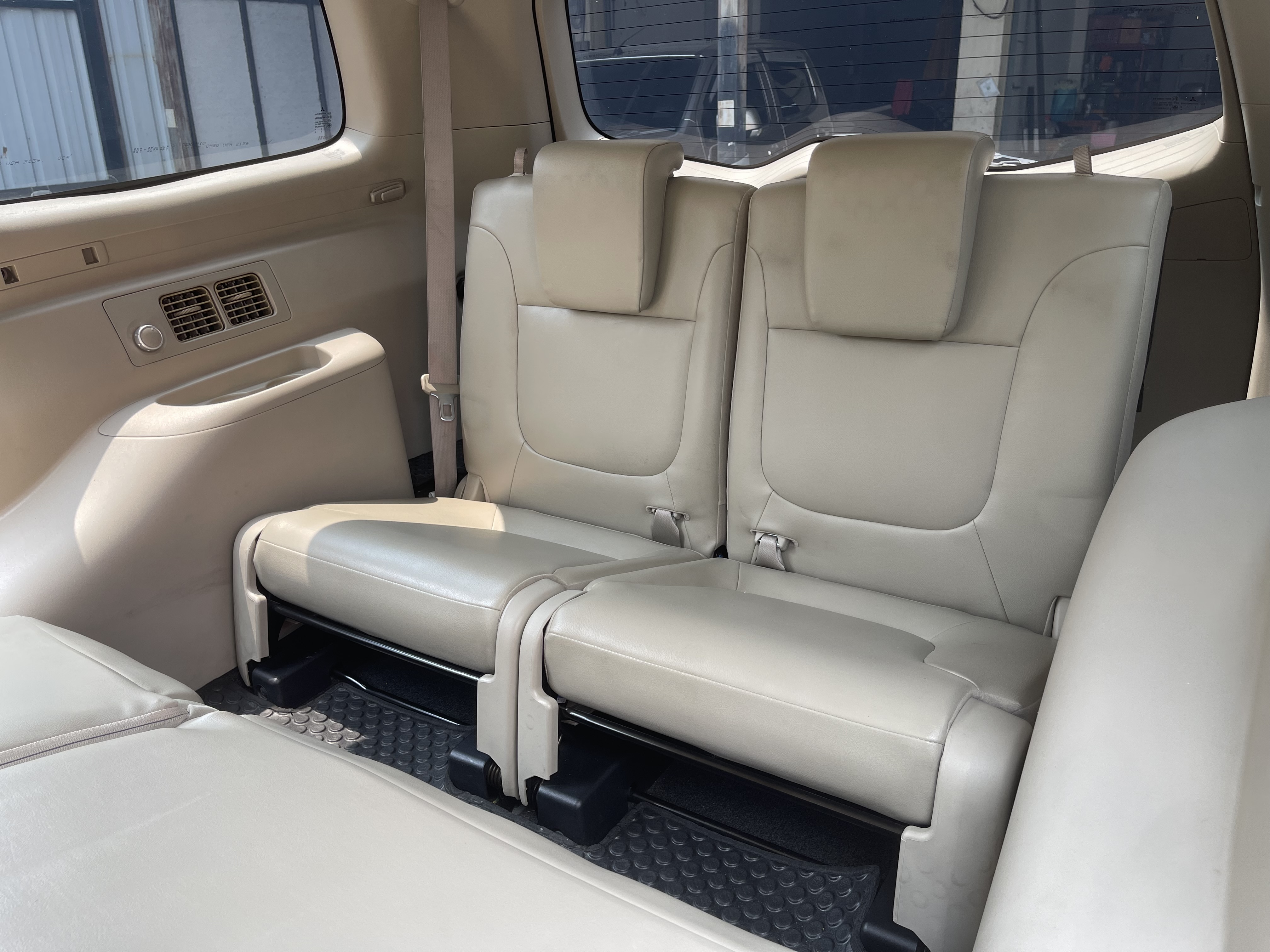 Mitsubishi Pajero Sport 2.5 GT 2WD At 2011 เงิน