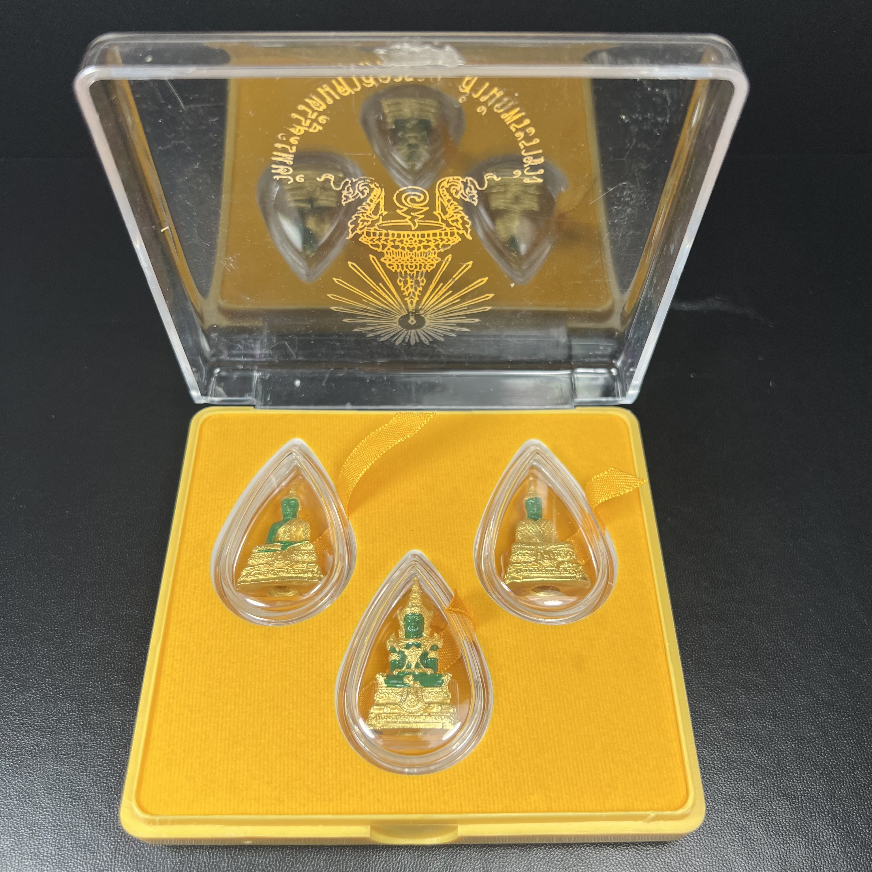 พระพุทธมหามณีรัตนปฏิมากร(พระแก้วมรกต) วัดพระศรีรัตนศาสดาราม สำนักพระราชวัง จัดสร้าง ชุด3 ฤดู ร้อน ฝน หนาว(บรรจุมวลสารใต้ฐาน)