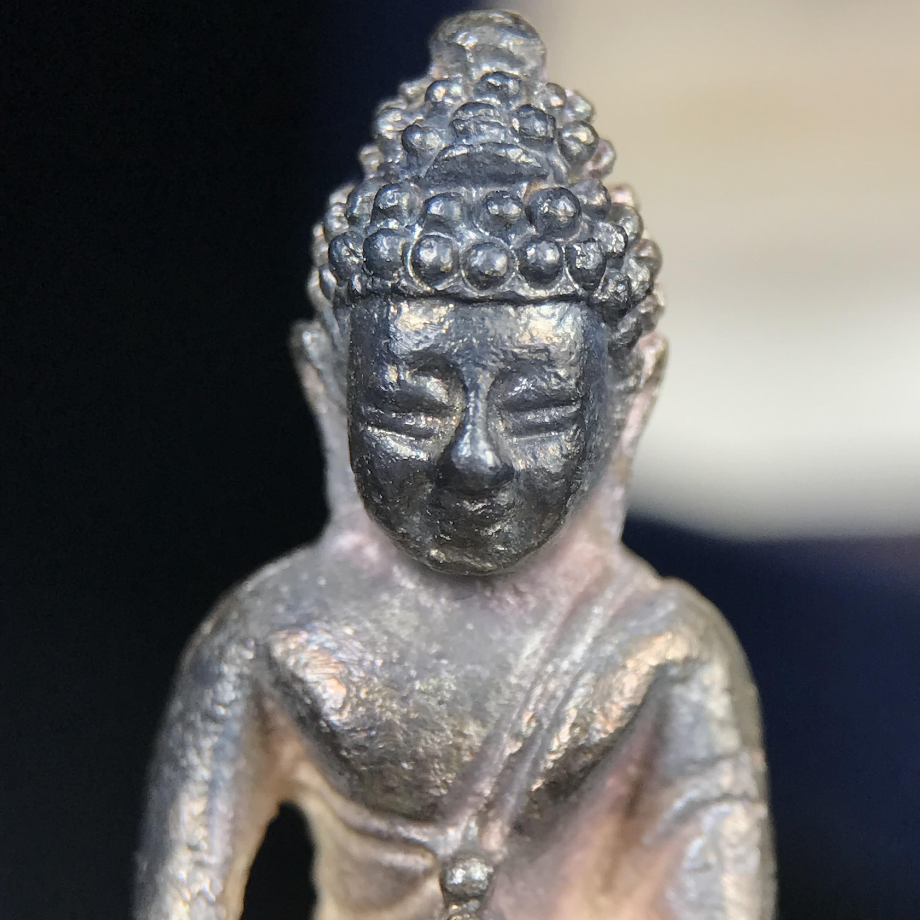 พระกริ่งศาสดา ภปร. วัดบวรนิเวศวิหาร ปี 2532 จัดสร้างในโอกาสสองทศวรรษรามาธิบดี เพื่อศูนย์การแพทย์สิริกิติ์ เนื้อเงิน(ผิวเดิมสวยงาม) (พิธีใหญ่ มวลสารมงคล สวยงามเข้มขลัง)สมเด็จพระญาณสังวร สมเด็จพระสังฆราชฯเสด็จเททอง***ตอกโค๊ตหมายเลข ๒๙๘***