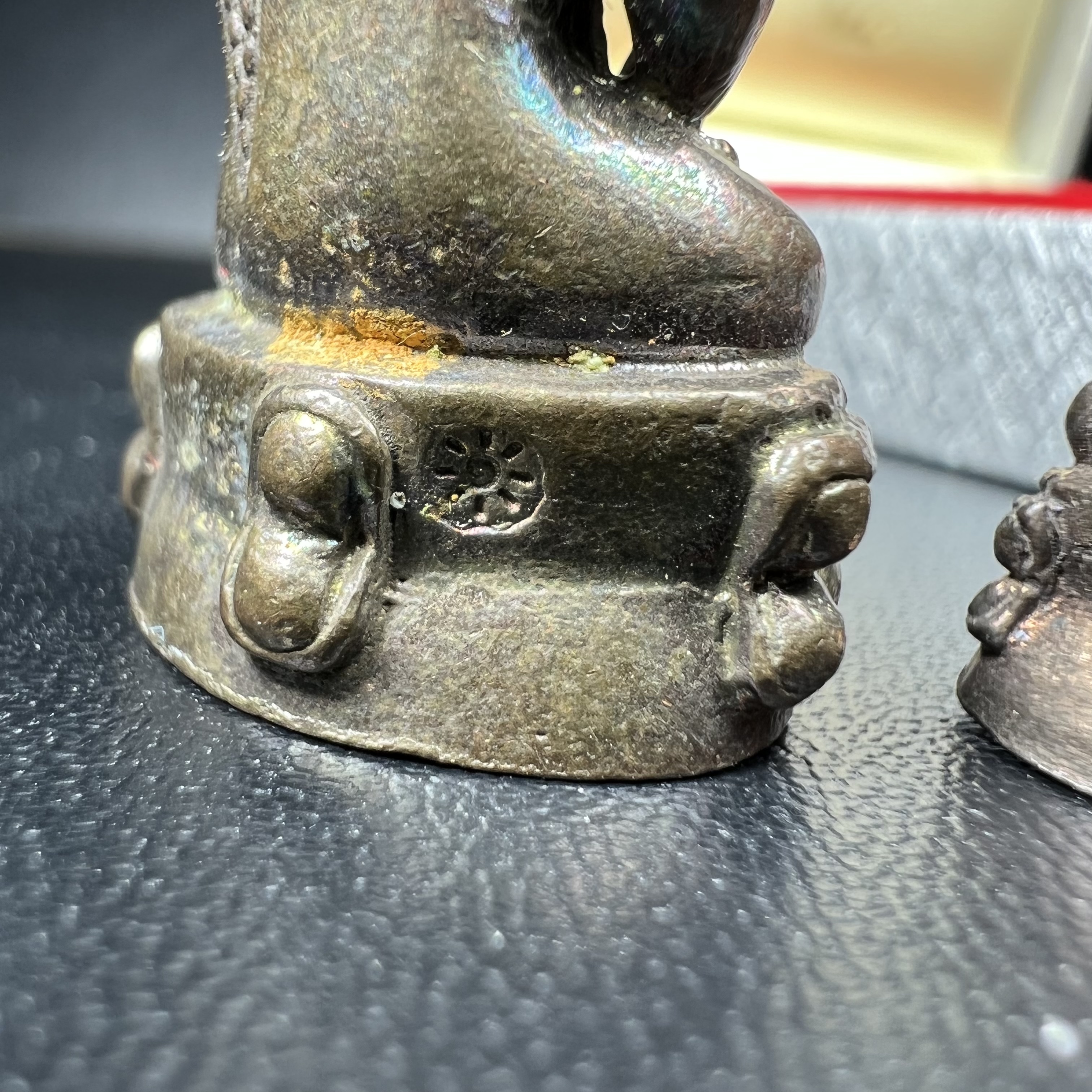 พระกริ่ง-พระชัยวัฒน์ ปวโร 84 พรรษา สมเด็จพระญาณสังวร สมเด็จพระสังฆราช วัดบวรนิเวศวิหาร ปี 2540 เนื้อนวโลหะ พร้อมกล่องบรรจุเดิมครบสมบูรณ์(ชุดหมายเลข 2281)