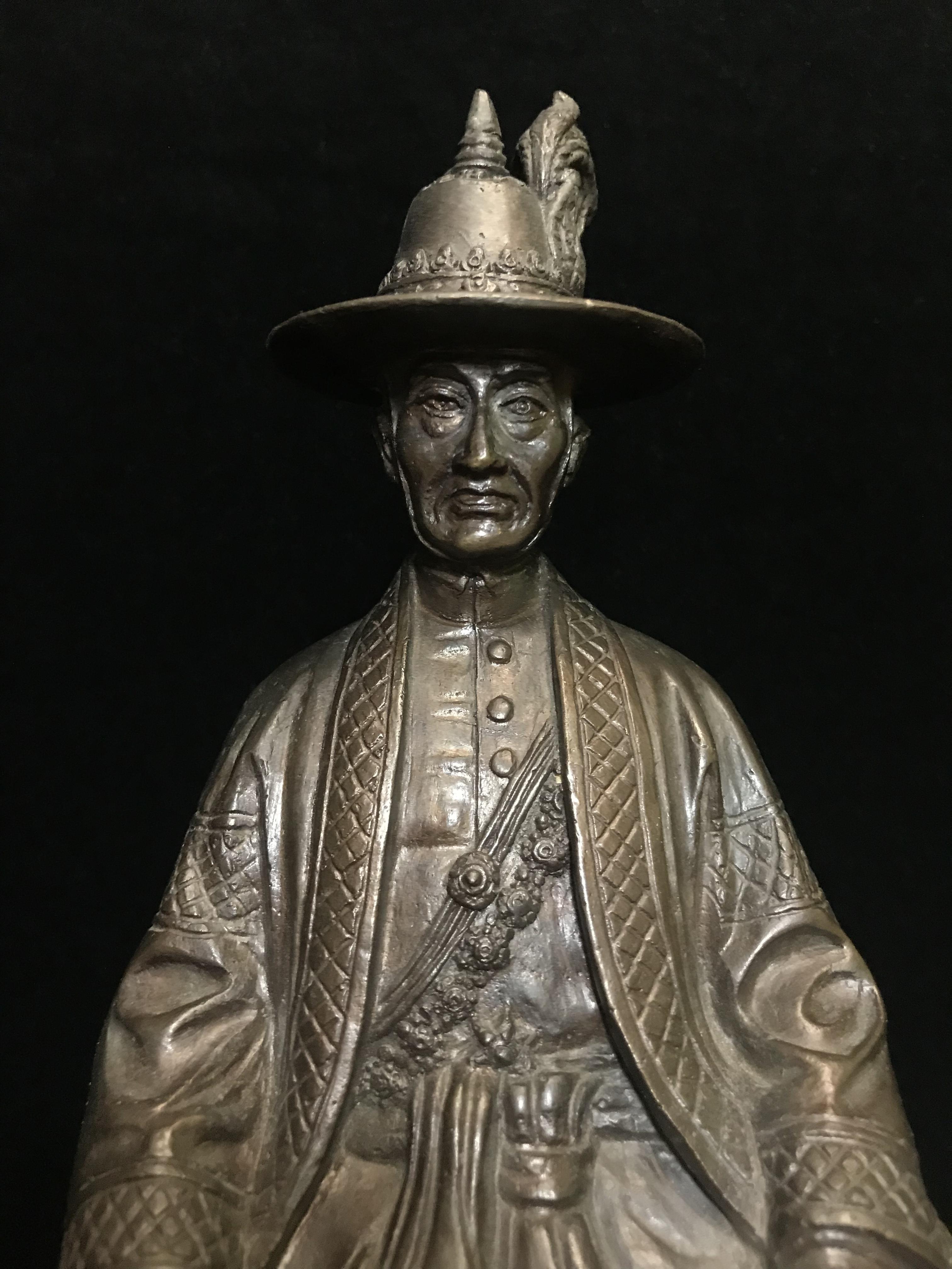 พระบรมรูปหล่อพระบาทสมเด็จพระพุทธยอดฟ้าจุฬาโลกมหาราช (ร.1) ทรงนั่งบัลลังก์ จัดสร้างโดยรัฐสภาผู้แทนราษฎร เนื้อโลหะสัมฤทธิ์ ปี 2539(หายาก)