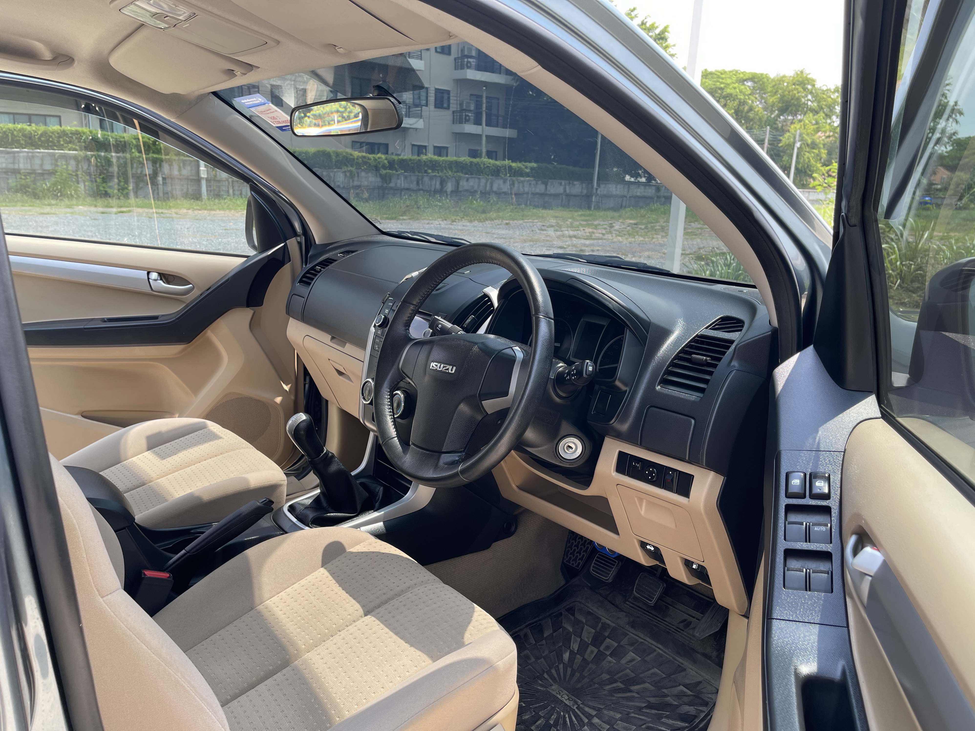 Isuzu Dmax All New 4ประตู 2.5 Vgs Z 2013 เทา