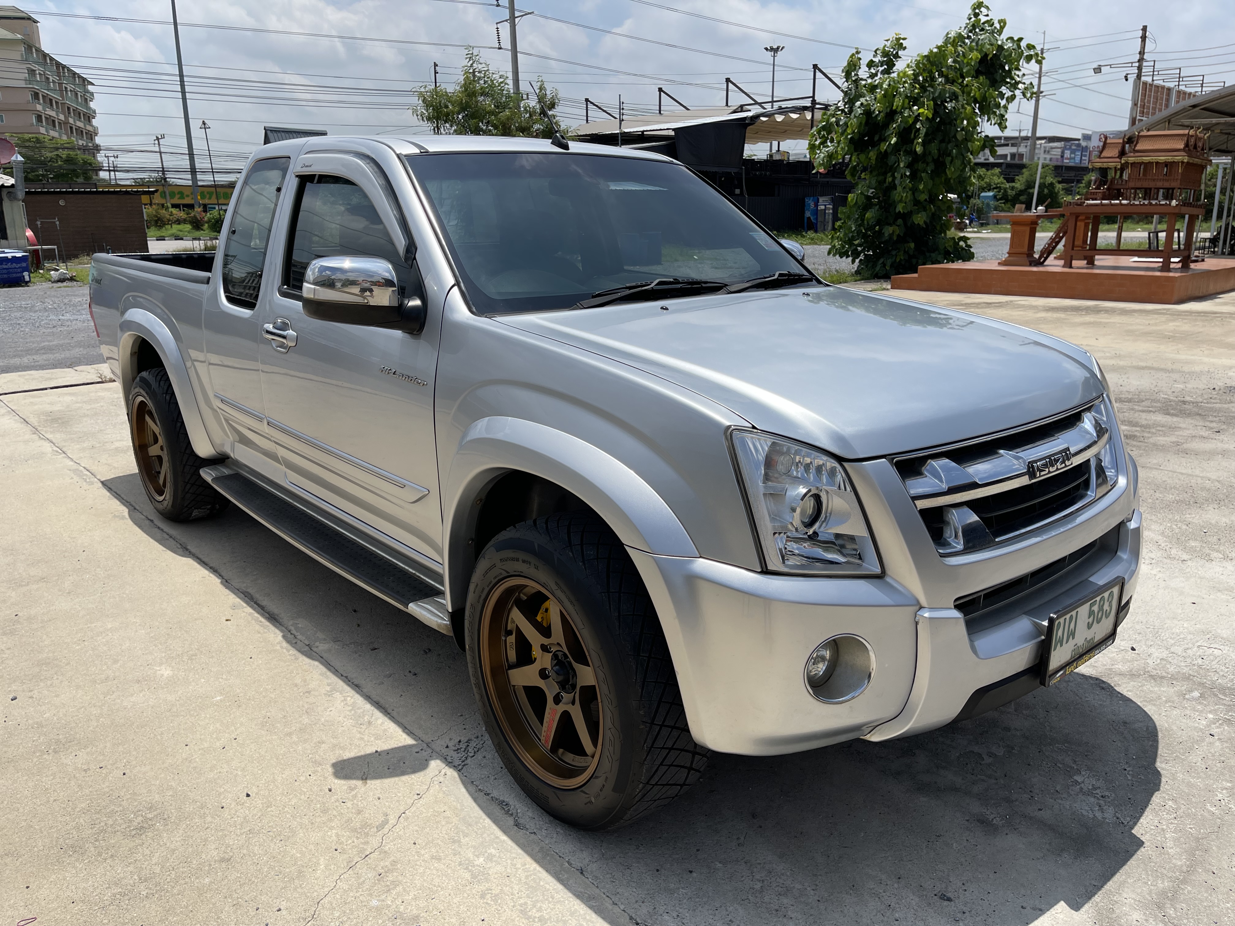 Isuzu Dmax Cab Hilander 2.5 Abs 2010 เงิน