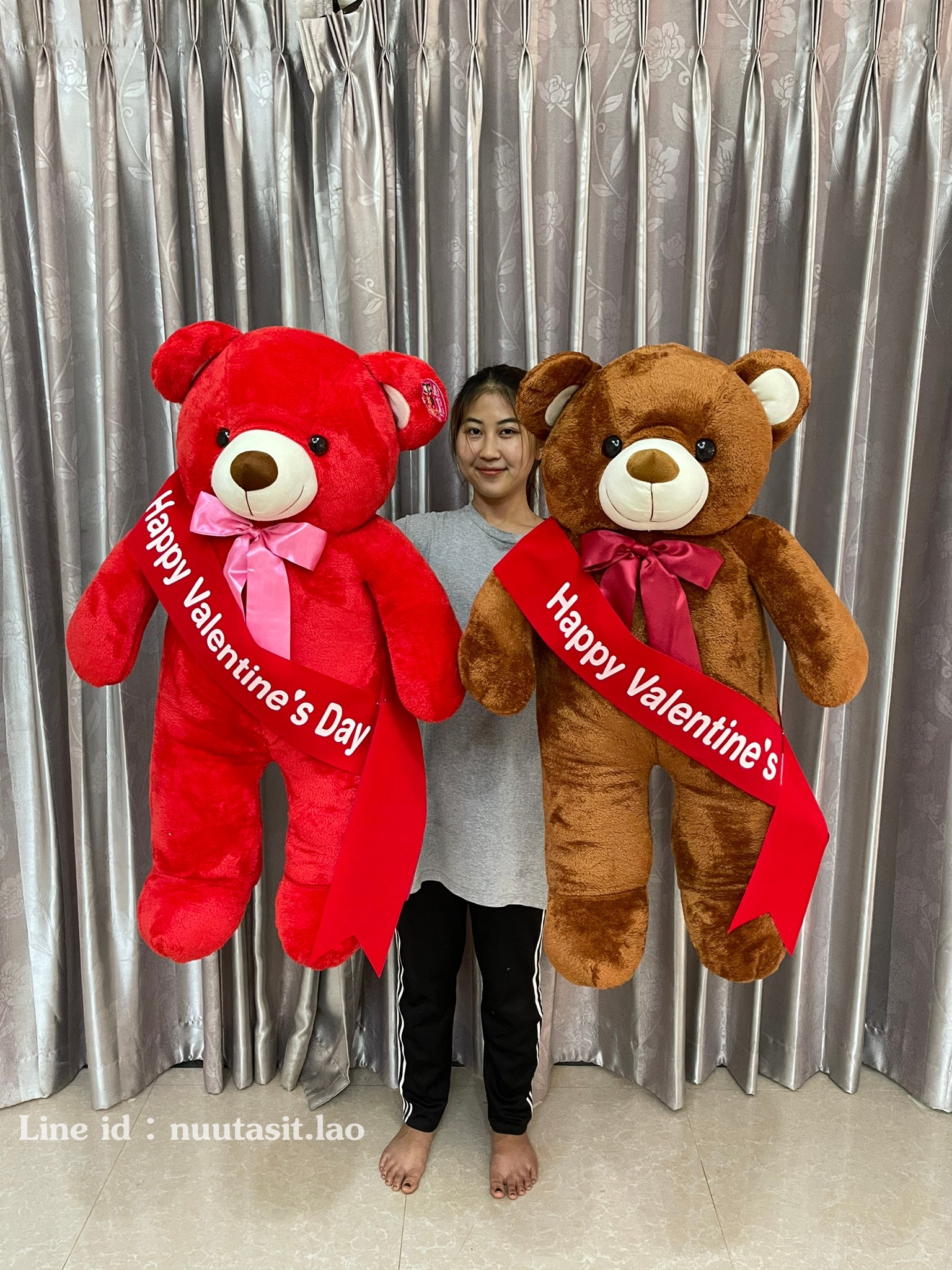 ตุ๊กตาหมีมีโบว์ตัวใหญ่