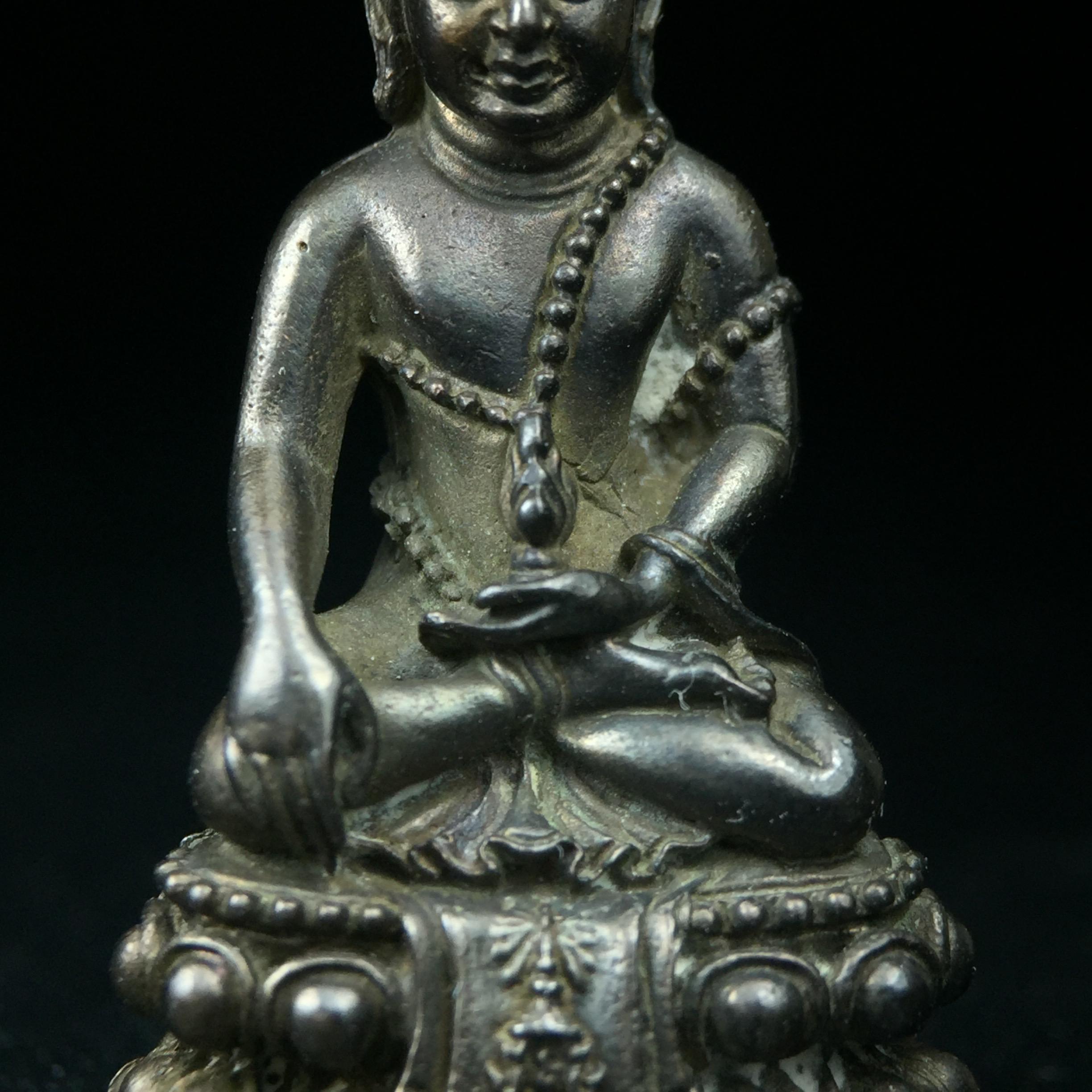 พระกริ่งศิรากาศ ภปร.(พระกริ่งคุ้มเกล้า)วัตถุมงคล"คุ้มเกล้าฯ" มูลนิธิ “คุ้มเกล้า” ในพระบรมราชูปถัมภ์ จัดสร้าง โรงพยาบาลภูมิพล เนื้อนวโลหะ(พิมพ์หน้าไทย)(ในหลวงรัชกาลที่9เสด็จเททอง)(พิธีใหญ่)(นิยม)