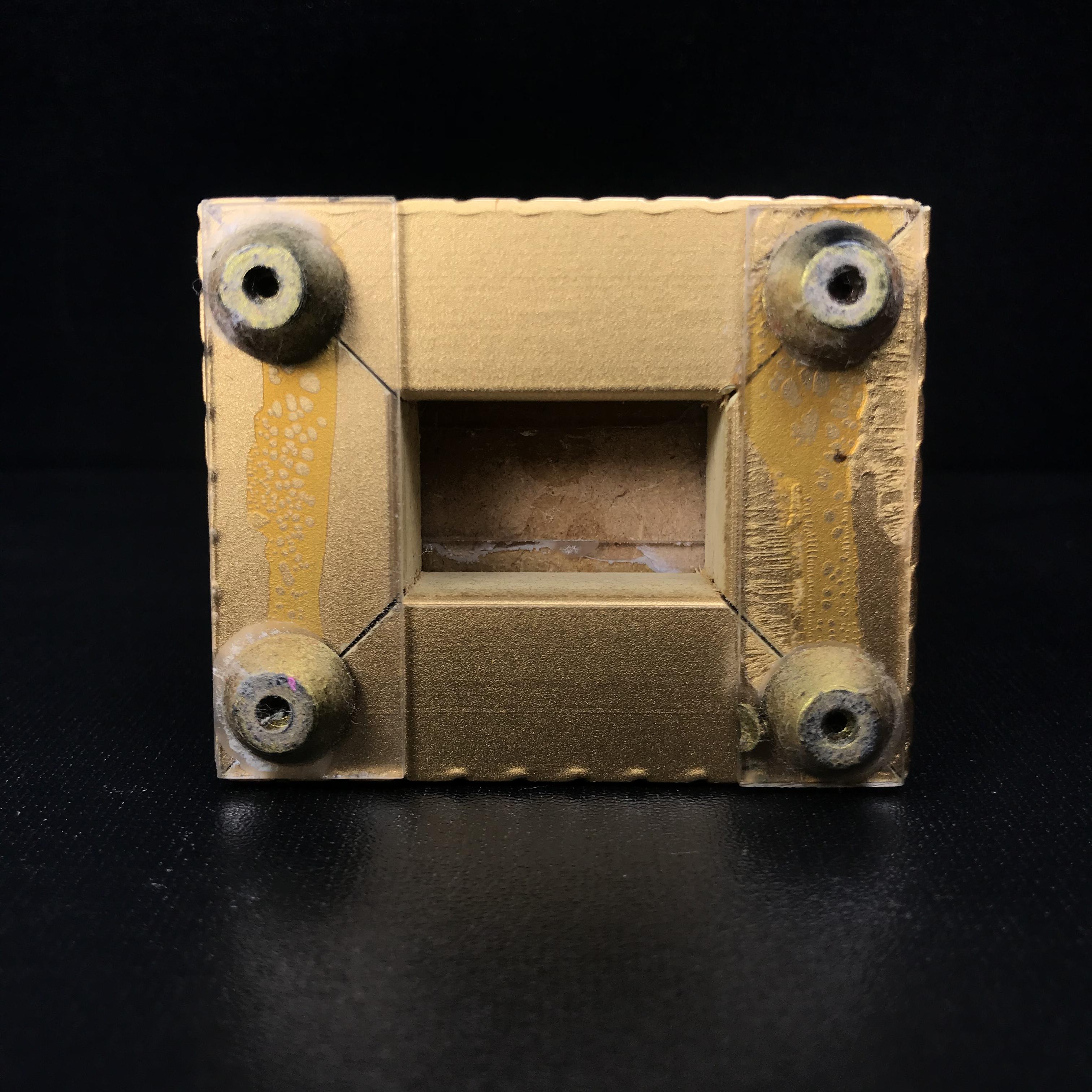 พระพุทธมหามณีรัตนปฏิมากร(พระแก้วมรกต) วัดพระศรีรัตนศาสดาราม สำนักพระราชวัง จัดสร้าง พิมพ์ฤดูร้อน หน้าตัก 1 นิ้วพร้อมครอบตู้เดิม(บรรจุมวลสารใต้ฐาน)