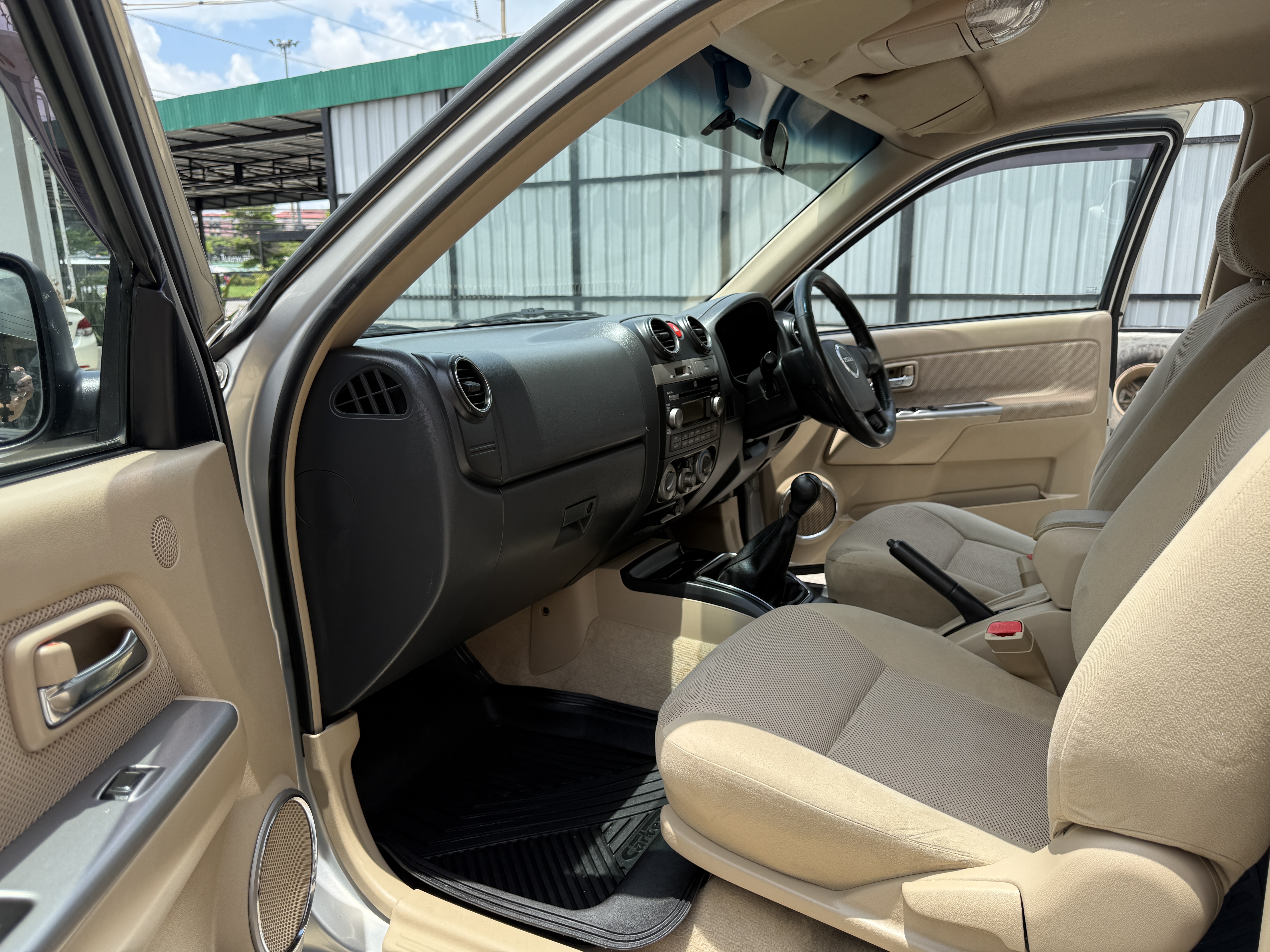 Isuzu Dmax 4ประตู Hilander 2.5 Abs 2011 เงิน