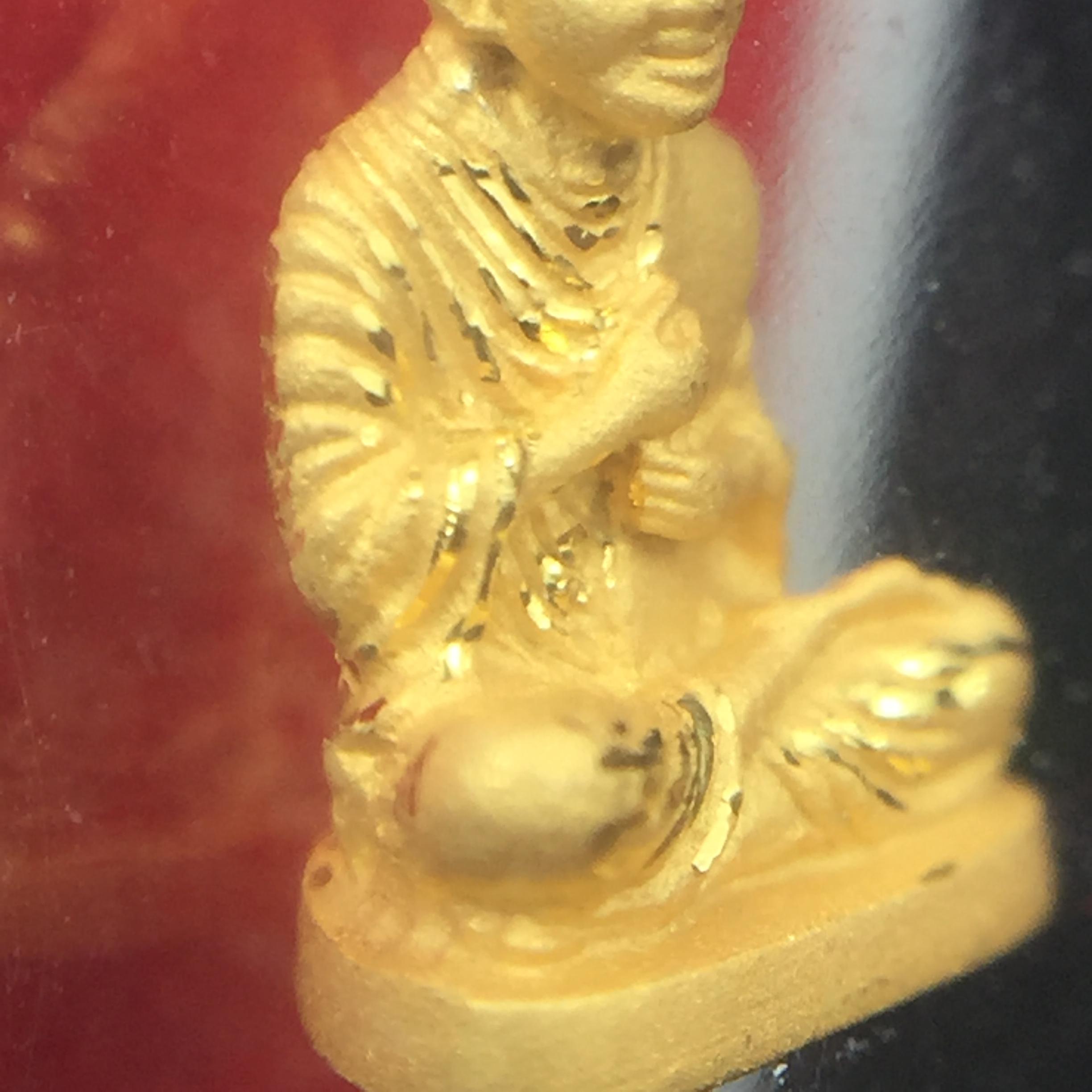 สมเด็จพระพุฒาจารย์โต พรหมรังสี(สมเด็จโต) รุ่นอุดมโชคโภคทรัพย์ ปี 2550 เนื้อทองคำ(สภาพ สวย ซีนซองเดิม กล่องบรรจุเดิมครบสมบูรณ์)