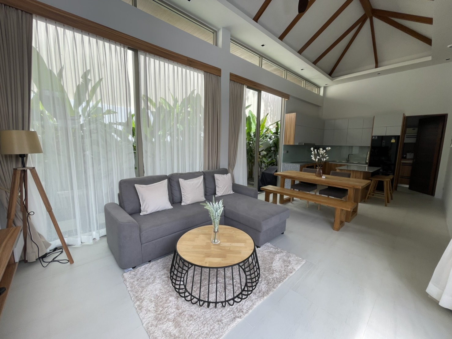 For Rent : Rawai, Luxury New Pool Villa, 2 Bedrooms 2 Bathrooms, Garden view.