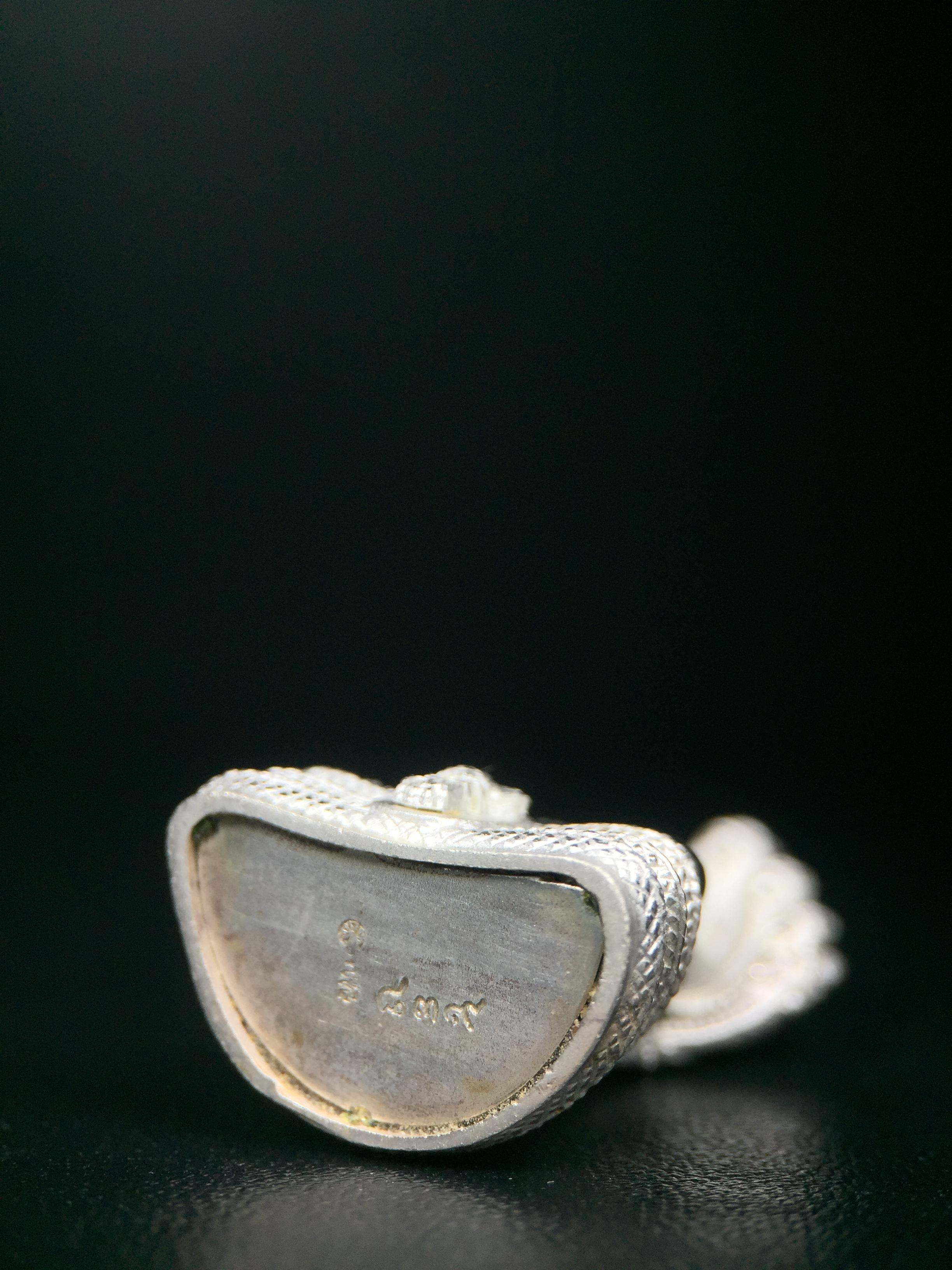 พระนาคปรก สธ. รุ่นสร้างพระอุโบสถเฉลิมพระเกียรติ 4 รอบ 84 พรรษา สมเด็จพระเทพรัตนราชสุดาฯ วัดบวรนิเวศวิหาร ปี 2543 พิมพ์ใหญ่ องค์พระเนื้อนวโลหะ ฐานนาคปรกเนื้อเงิน(สภาพ สวย )พิธีใหญ่ พุทธศิลป์งดงาม หายาก (1 ใน 1999 องค์)