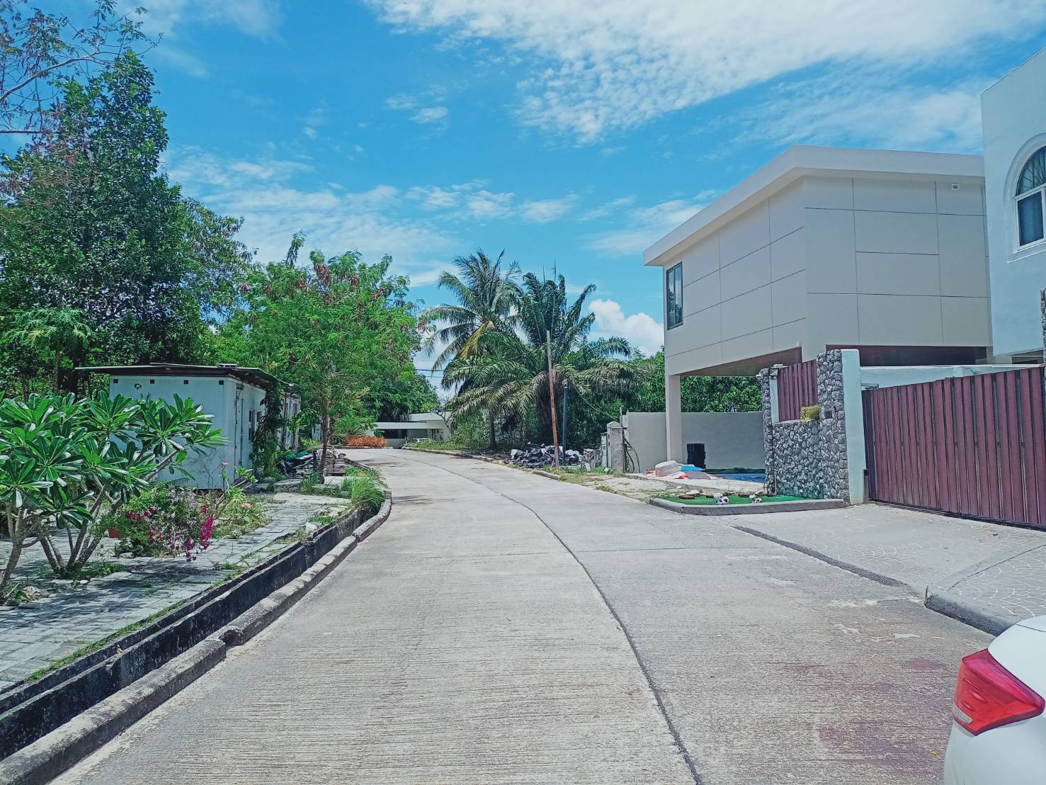 For Sales : Land Kathu, Near Phumontra , 323 Sq.w.