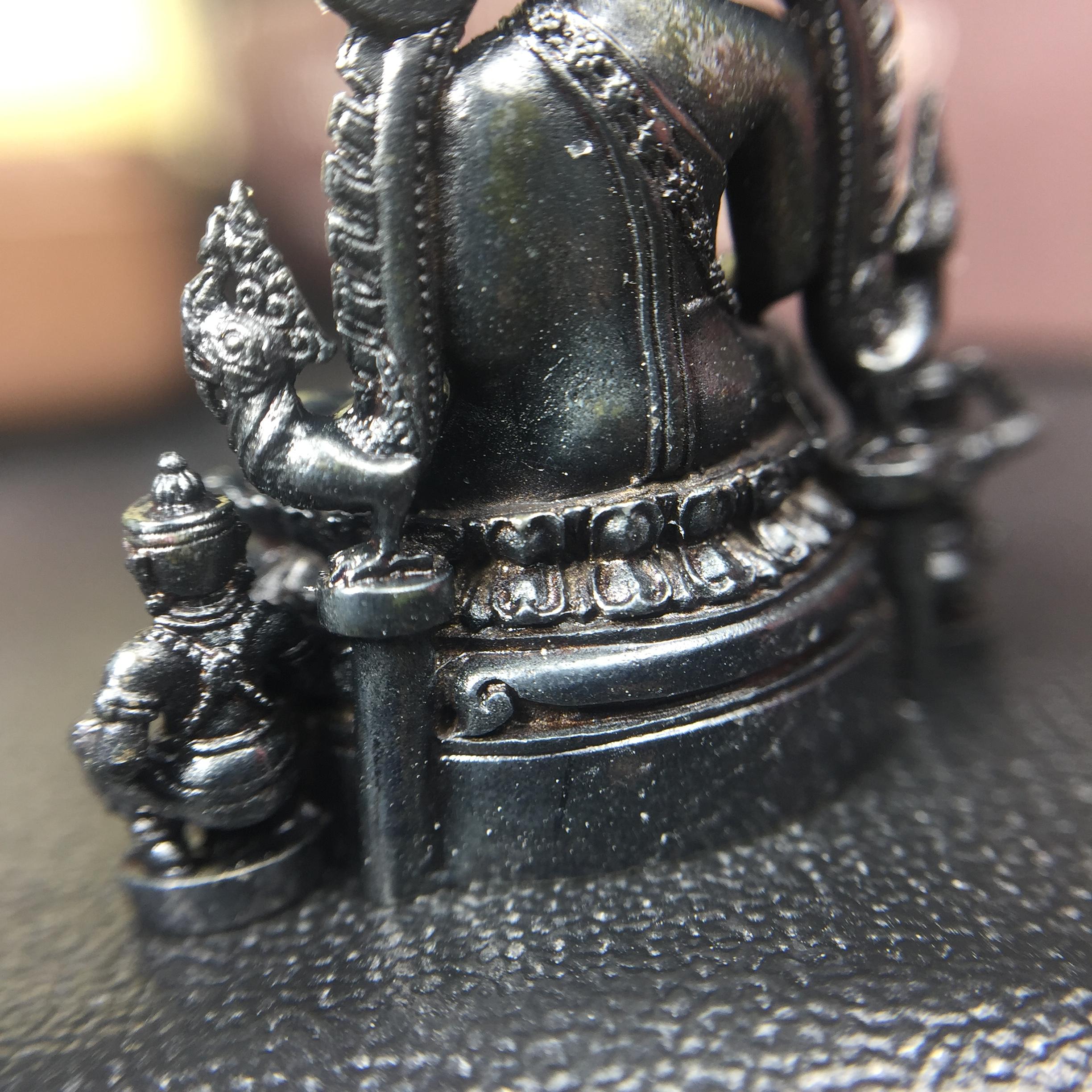 พระพุทธชินราช ภปร. โครงการ "เพราะแผ่นดินนี้ คือ แผ่นดินเกิด" ปี2548(รุ่นแรก) ลอยองค์ หน้าตัก 1/2 นิ้ว เนื้อเงินรมดำ