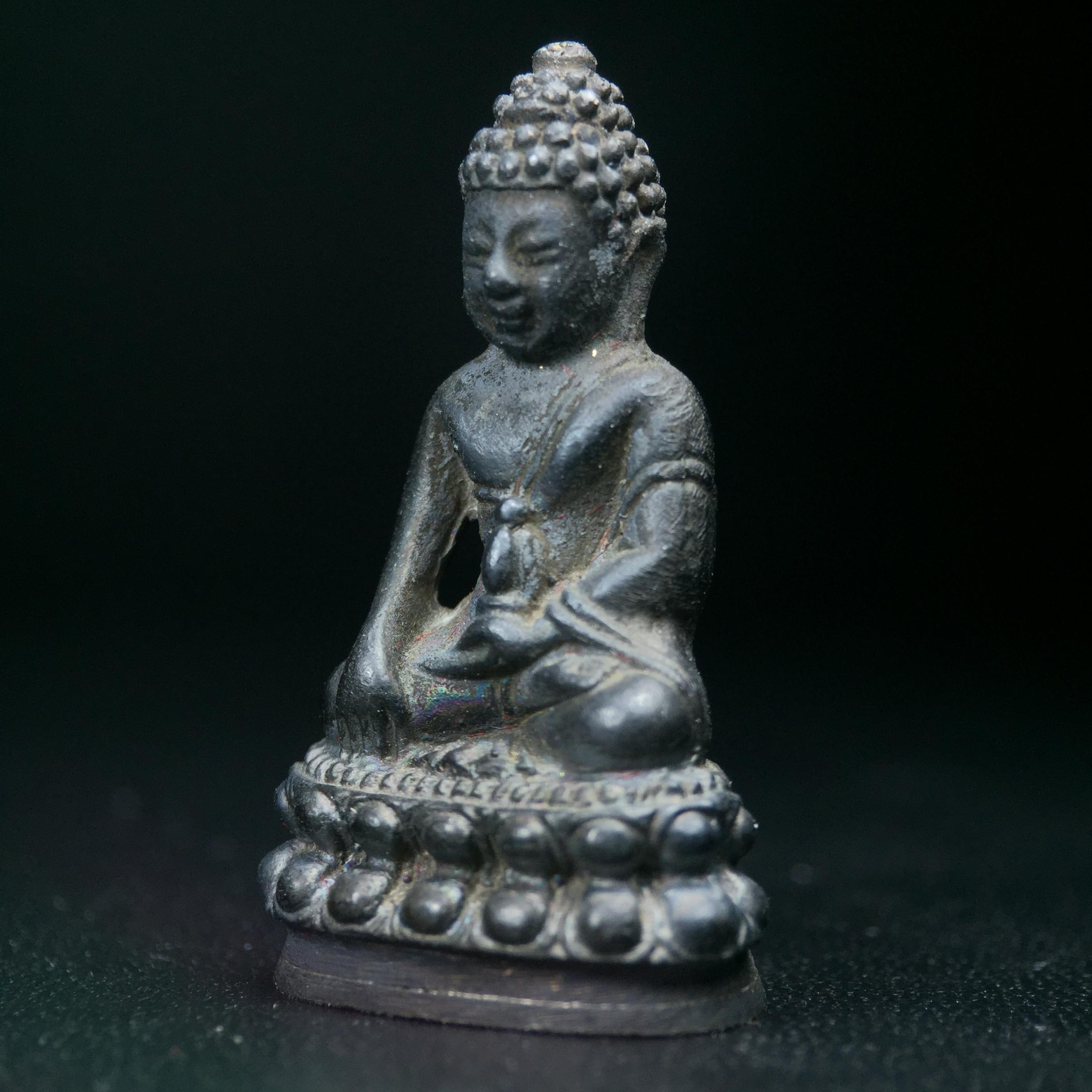 พระกริ่งศาสดา ภปร. วัดบวรนิเวศวิหาร ปี 2532 จัดสร้างในโอกาสสองทศวรรษรามาธิบดี เพื่อศูนย์การแพทย์สิริกิติ์ เนื้อเงิน+เนื้อนวโลหะ(1ชุดรวม 2 องค์) (พิธีใหญ่ มวลสารมงคล สวยงามเข้มขลัง)สมเด็จพระญาณสังวร สมเด็จพระสังฆราชฯเสด็จเททอง