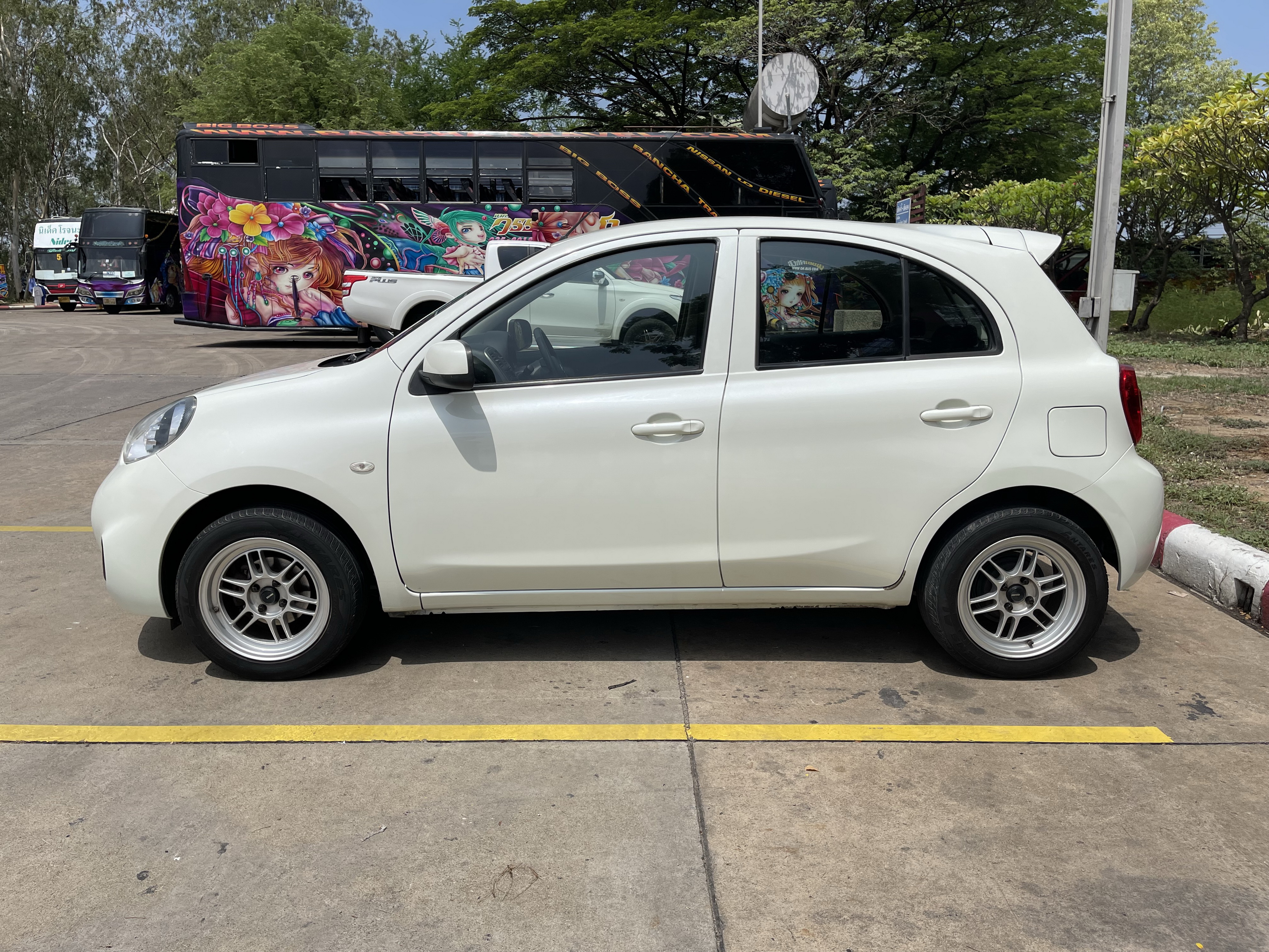 Nissan March 1.2 E At 2014 ขาวมุก