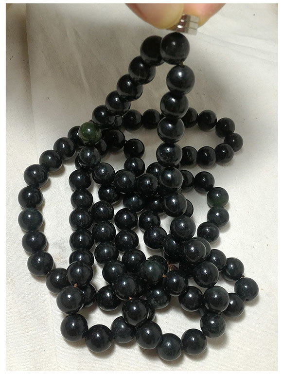 สร้อยประคำหิน(แม่เหล็กดูดติด)10มิล 108เม็ด เส้นละ