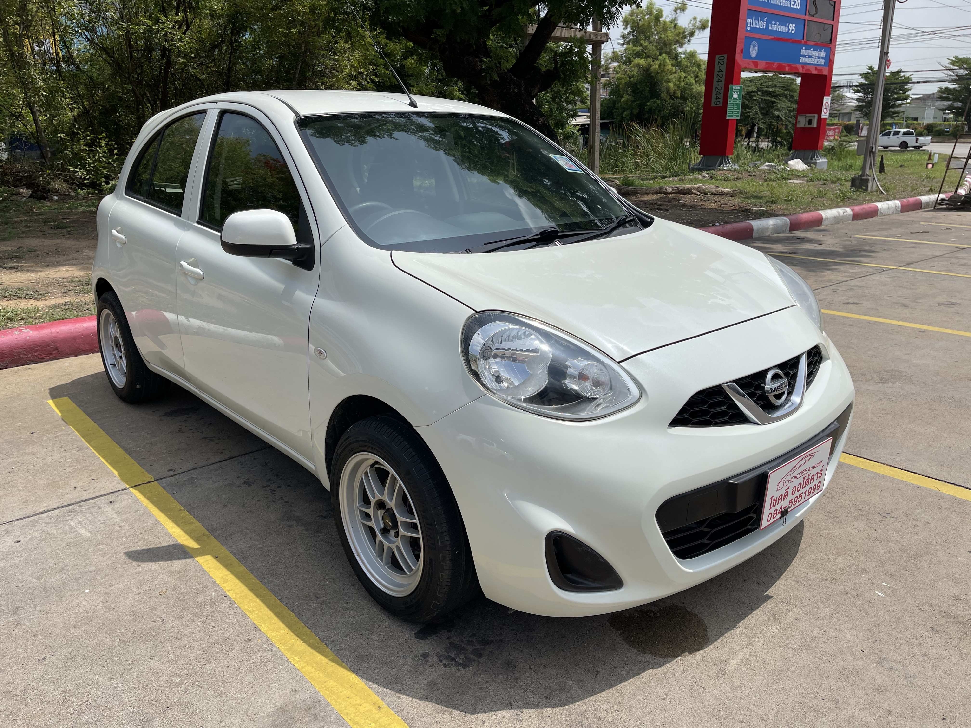 Nissan March 1.2 E At 2014 ขาวมุก