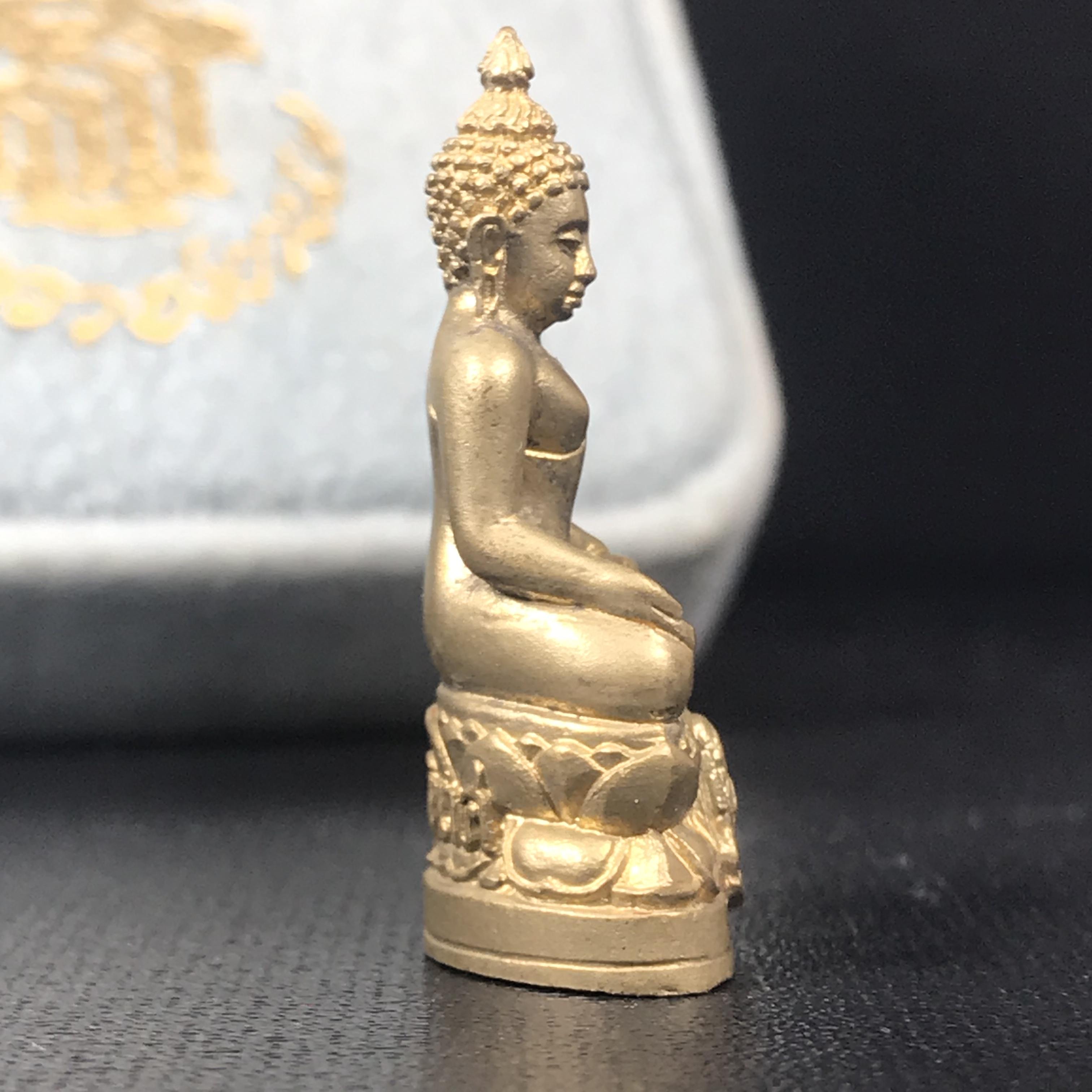 พระกริ่งไพรีพินาศ ครองสิริราชสมบัติครบ 50 ปี พ.ศ.2540 เนื้อทอง93 สวย ครบ สมบูรณ์ ชุดพระราชทาน(หายาก)