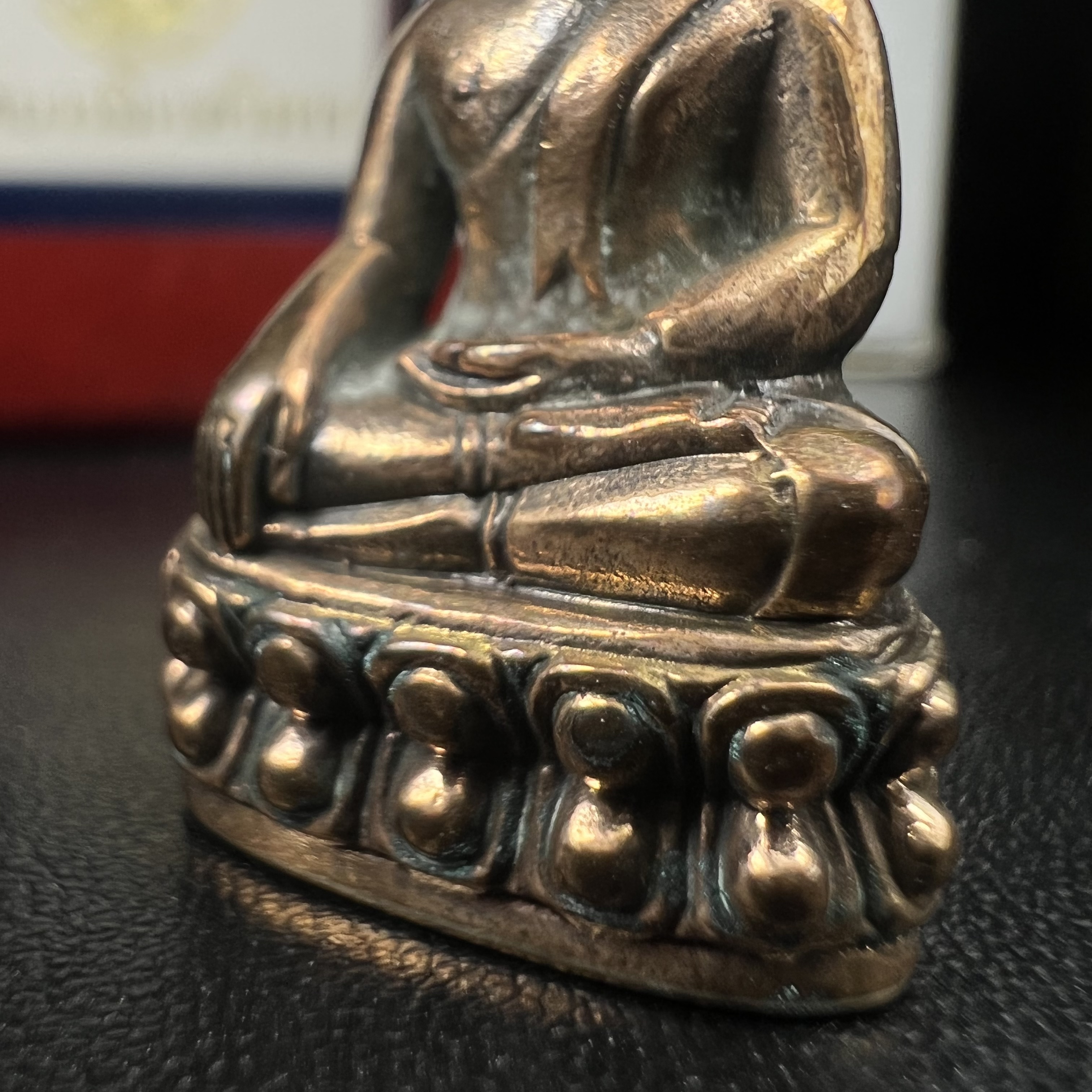 พระกริ่ง 8 รอบ ญสส. 96 พรรษา สมเด็จพระญาณสังวร สมเด็จพระสังฆราช สกลมหาสังฆปรินายก วัดบวรนิเวศวิหาร ปี 2552 เนื้อนวโลหะเต็มสูตรแก่ทองคำ(1 ใน 2999 องค์)