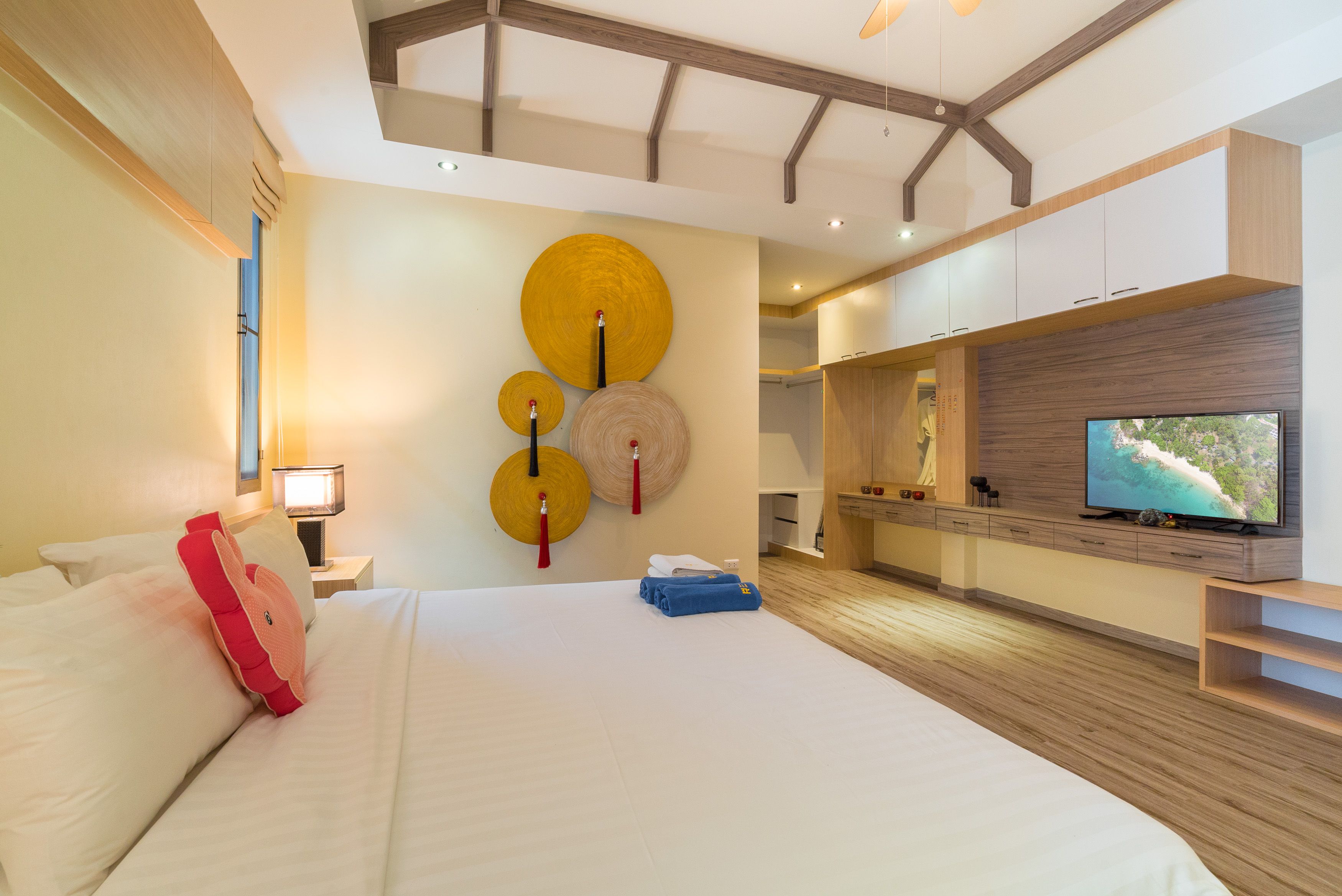 For Rent : Rawai, VIP Luxury Villa 5 Bedrooms 5 Bathrooms, Walk distance to the beach