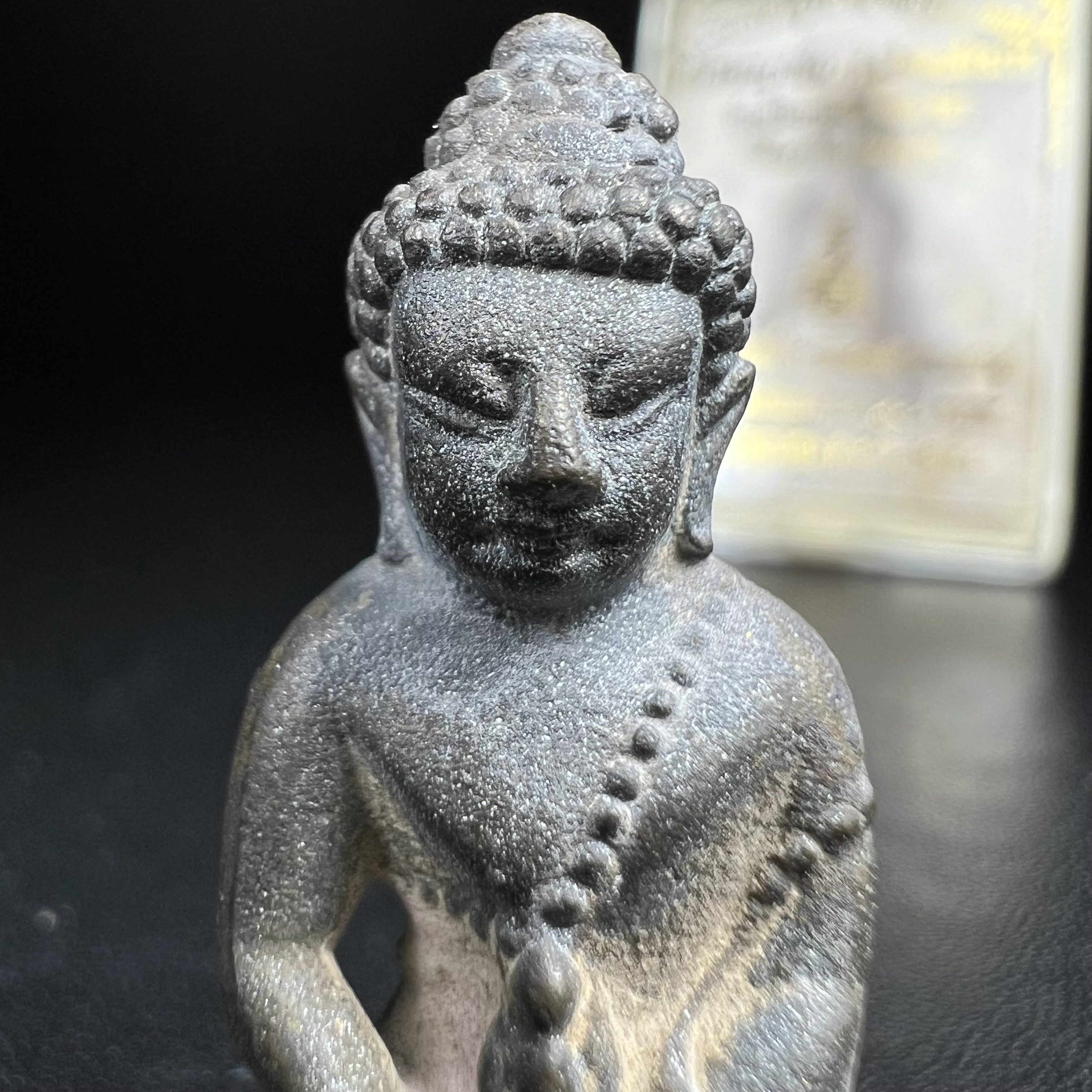 พระกริ่งชินบัญชรฉลองพระชันษา 100 ปี สมเด็จพระญาณสังวร วัดบวรนิเวศวิหาร ปี 2556 เนื้อนวโลหะผสมทองคำก้นทองแดง พิธีใหญ่ มวลสารเด่น นิยม(1 ใน 2556 องค์)