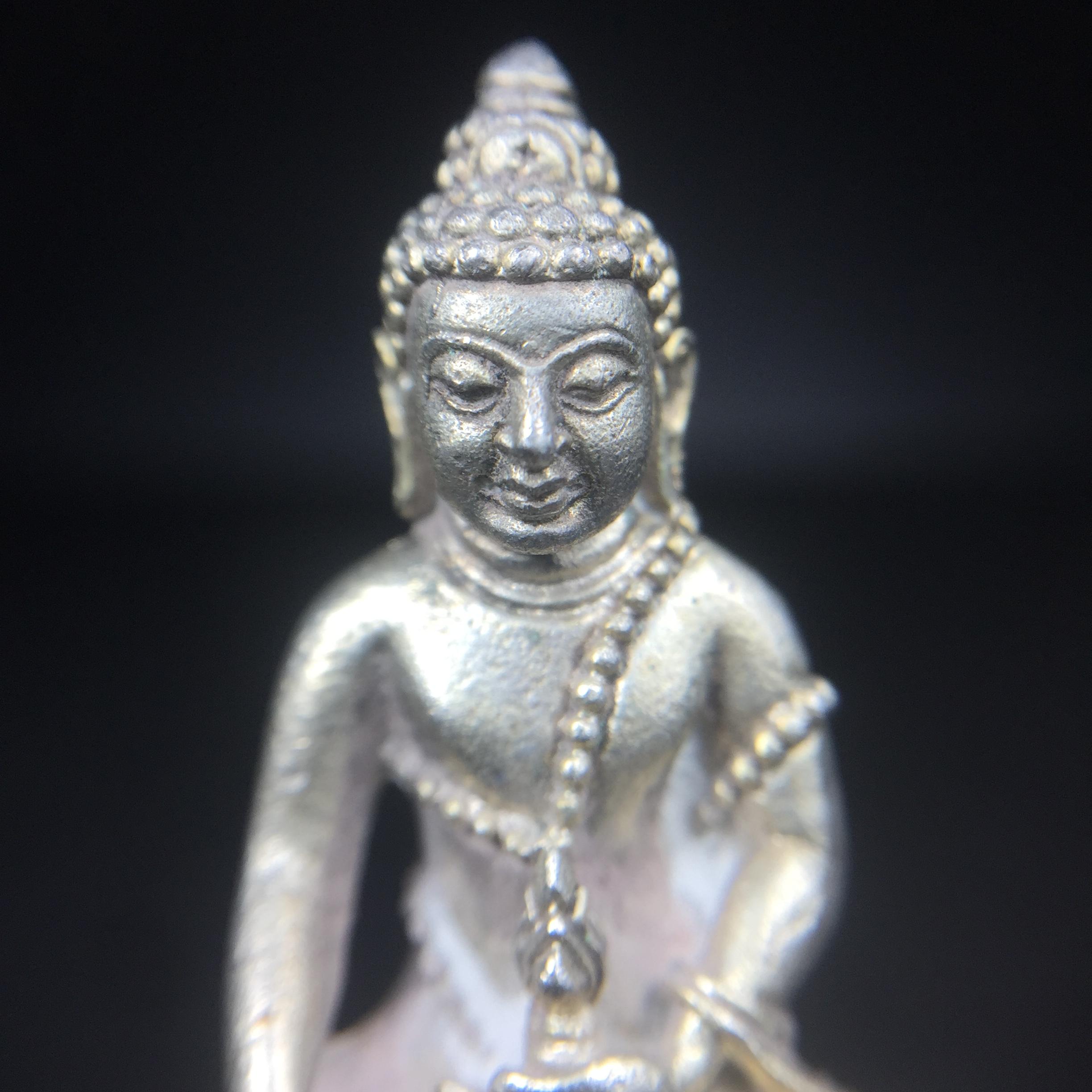 พระกริ่งศิรากาศ ภปร.(วัตถุมงคล"คุ้มเกล้าฯ") โรงพยาบาลภูมิพล เนื้อเงินพิมพ์หน้าไทย (ในหลวงรัชกาลที่9เสด็จเททอง)(พิธีใหญ่)(นิยม)