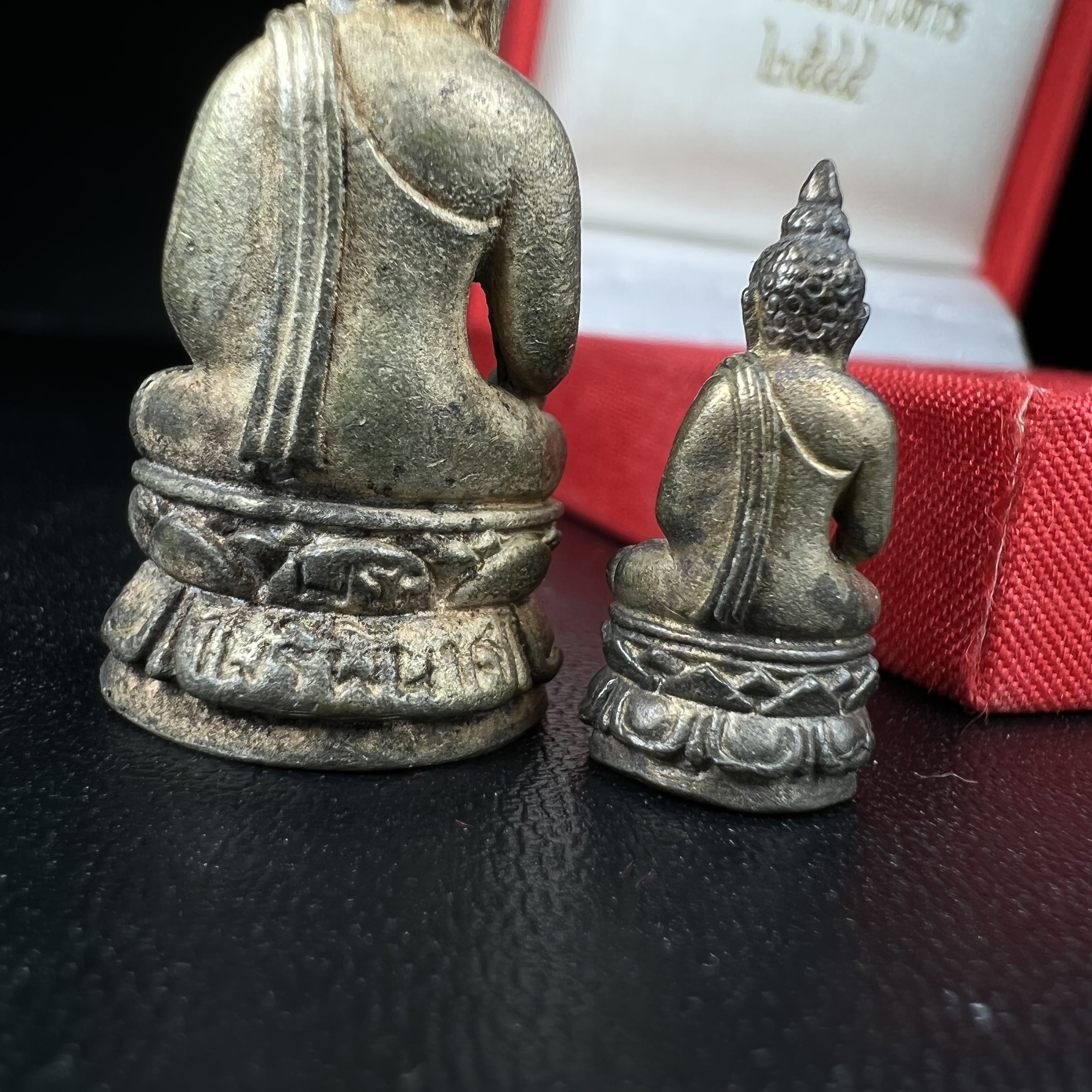 พระกริ่ง-พระชัยวัฒน์ ไพรีพินาศ วัดบวรนิเวศวิหาร ปี 2544 เนื้อสัมฤทธิ์ พิธีดีเยี่ยม สมเด็จพระญาณสังวร พระสังฆราช เสด็จจุดเทียนชัยและทรงอธิษฐานจิตด้วยพระองค์เอง(พิธีใหญ่นิยม)(1ใน9989องค์)