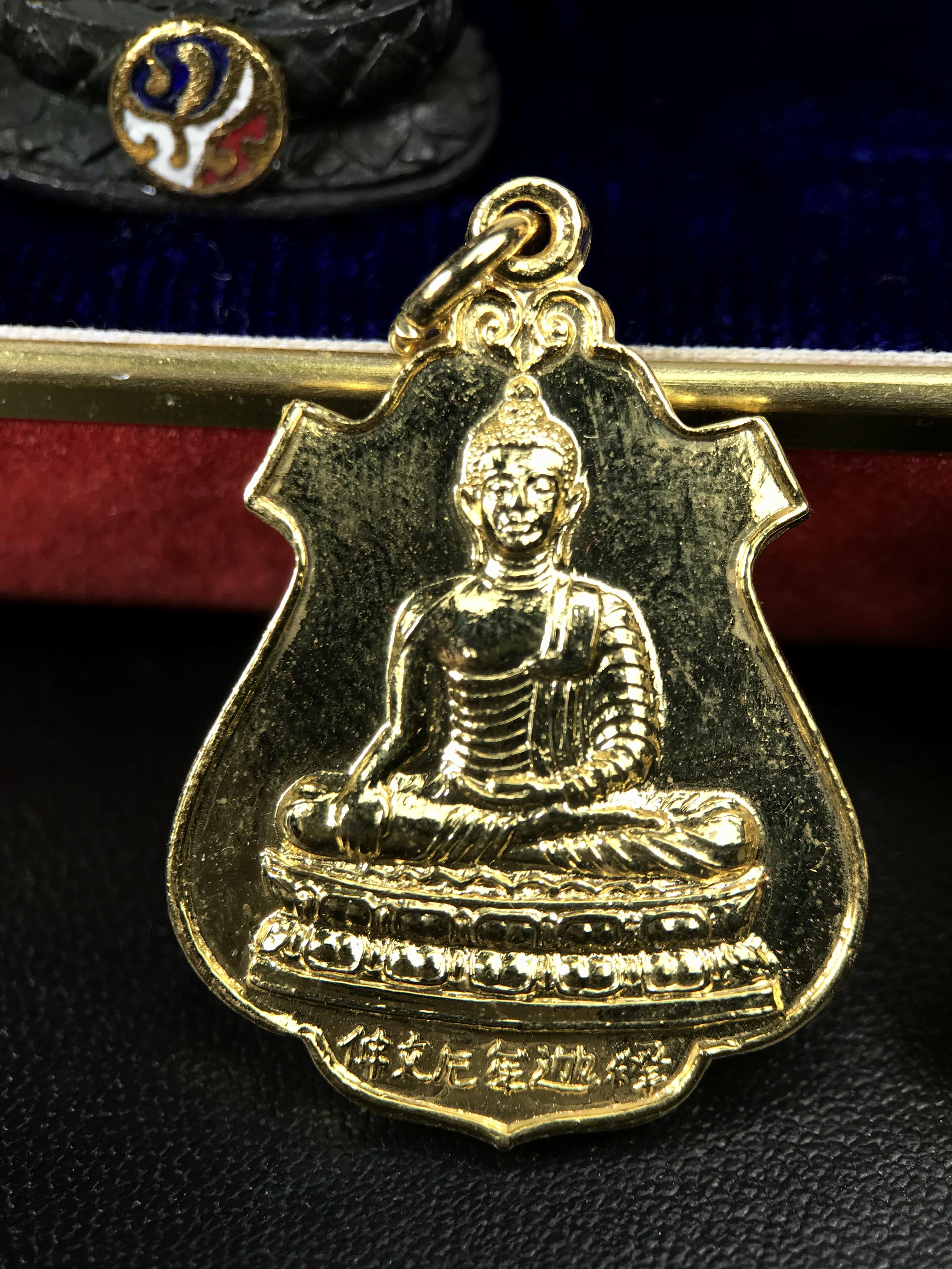 พระไวโรจนะพุทธ(กริ่งธิเบต ภปร.) ท่านเจ้าคุณโพธิ์แจ้ง วัดมังกรกมลาวาส(เล่งเน่ยยี่) ปี 2515(รุ่นแรก) ชุดพิเศษกรรมการ พิธีใหญ่ฉลอง ๑๐๐ปี วัดมังกรกมลาวาส (ในหลวงรัชกาลที่ ๙ ทรงเสด็จเททอง ) หลวงปู่โต๊ะ วัดประดู่ฉิมพลีเมตตาอธิษฐานจิตปลุกเสก (หายากมาก)