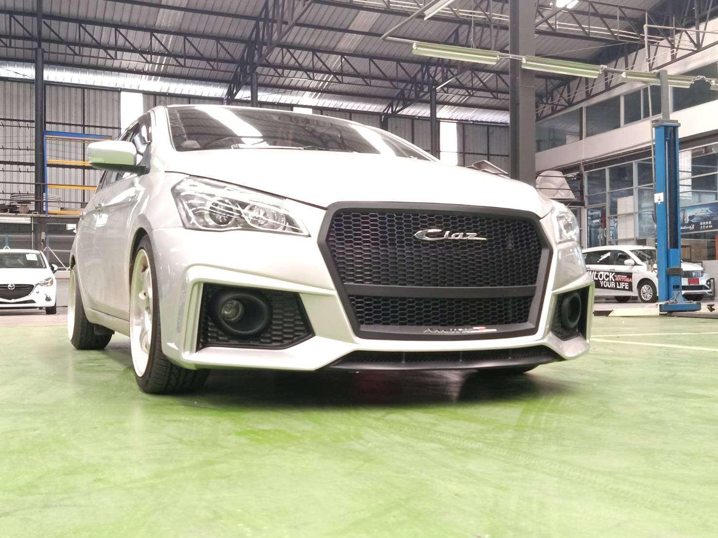 Suzuki Ciaz R8 body kits by Amotriz