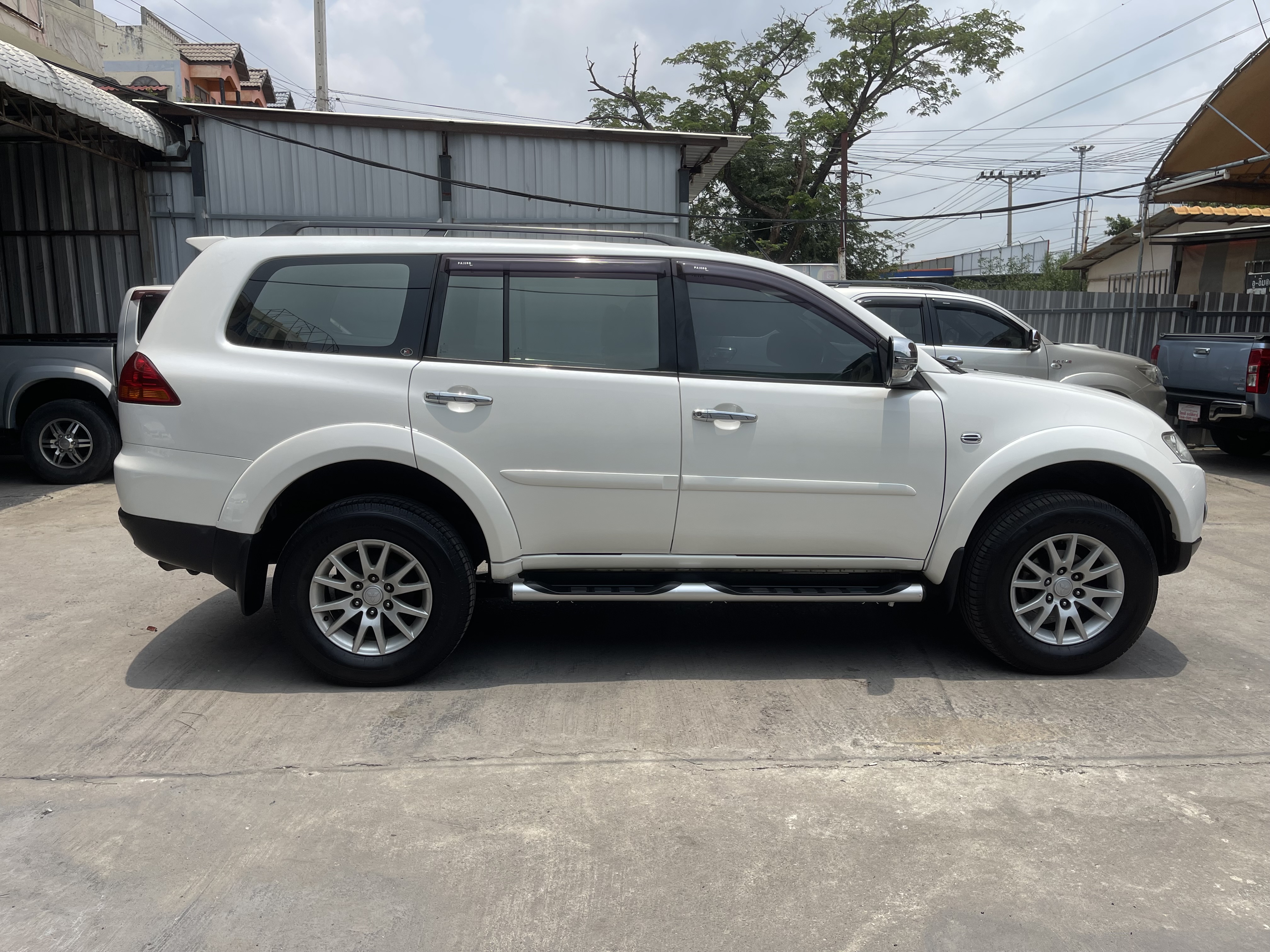 Mitsubishi Pajero Sport 2.5 GT 2WD At 2013 ขาวมุก