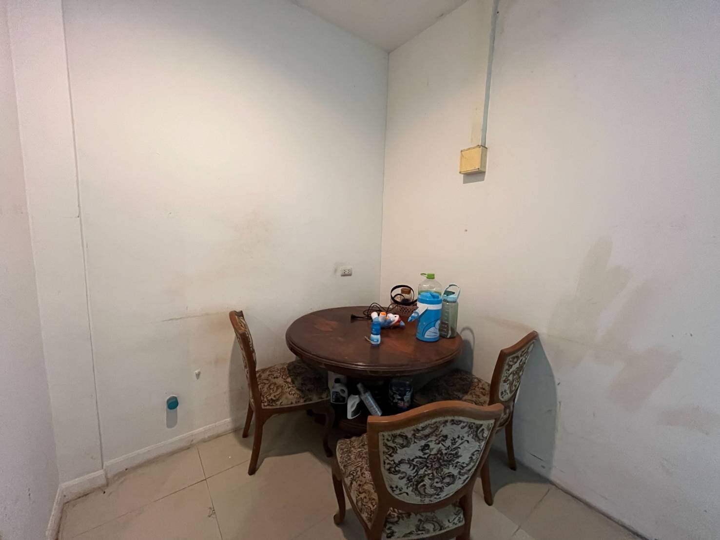 For Sales : Phuket Town, 3-story commercial building, 4 Bedrooms 4 Bathrooms