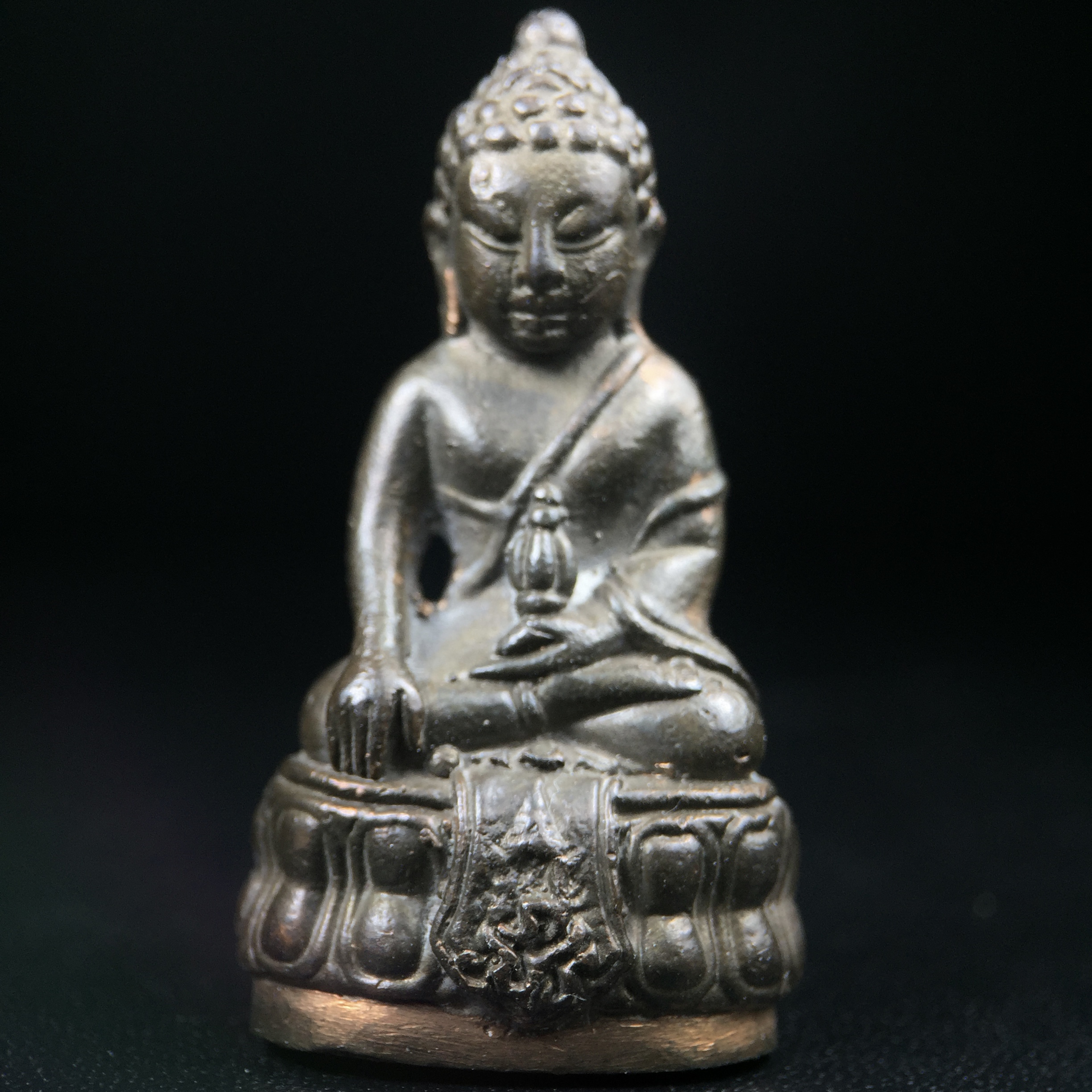 พระกริ่ง ภปร. 60 ปี ธรรมศาสตร์ สร้างเป็นที่ระลึกการสถาปนาครบรอบ 60 ปี มหาวิทยาลัยธรรมศาสตร์ ปี 2537(ในหลวงรัชกาลที่9 เสด็จเป็นประธานในพิธี)(พิธีใหญ่ เกจิที่มีชื่อเสียงมาร่วมปลุกเสกจำนวนมาก ชนวนมาลสารเก่าเข้มขลัง )**ของดีธรรมศาสตร์ที่ศิษย์เก่าไม่ควรพลาด**