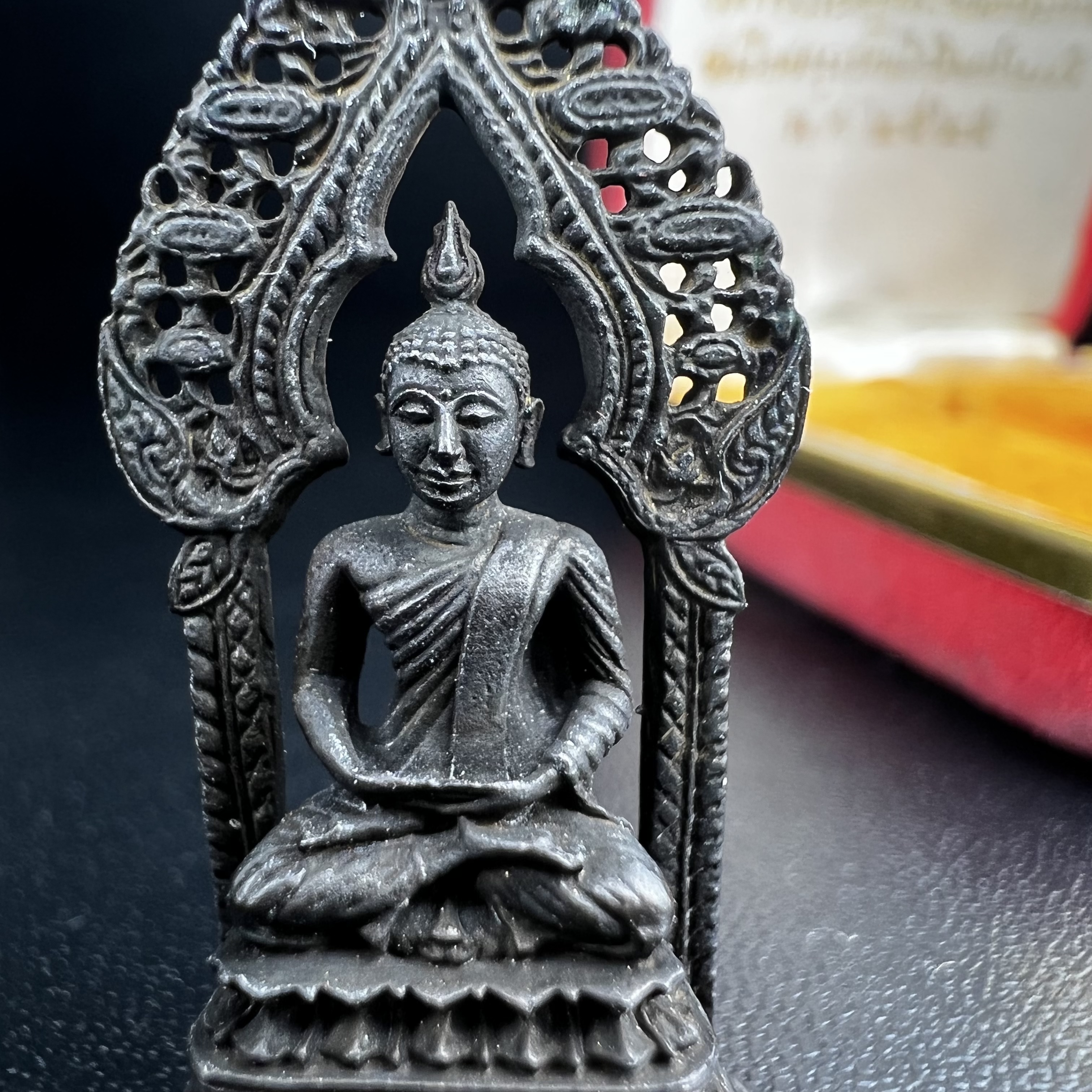 กริ่งพระพุทธนิรันตราย วัดราชประดิษฐสถิตมหาสีมารามราชวรวิหาร สมโภชกรุงรัตนโกสินทร์ 200ปี พ.ศ.2525 เนื้อนวโลหะ (พิธีใหญ่ เกจิคณาจารย์ในยุคล้นหลาม ในหลวง ร.9 เสด็จร่วมพิธี สมเด็จพระสังฆราชประธานพิธีปลุกเสก)มาพร้อมกล่องบรรจุเดิมครบสมบูรณ์ หายากก(1ใน 1209องค์)