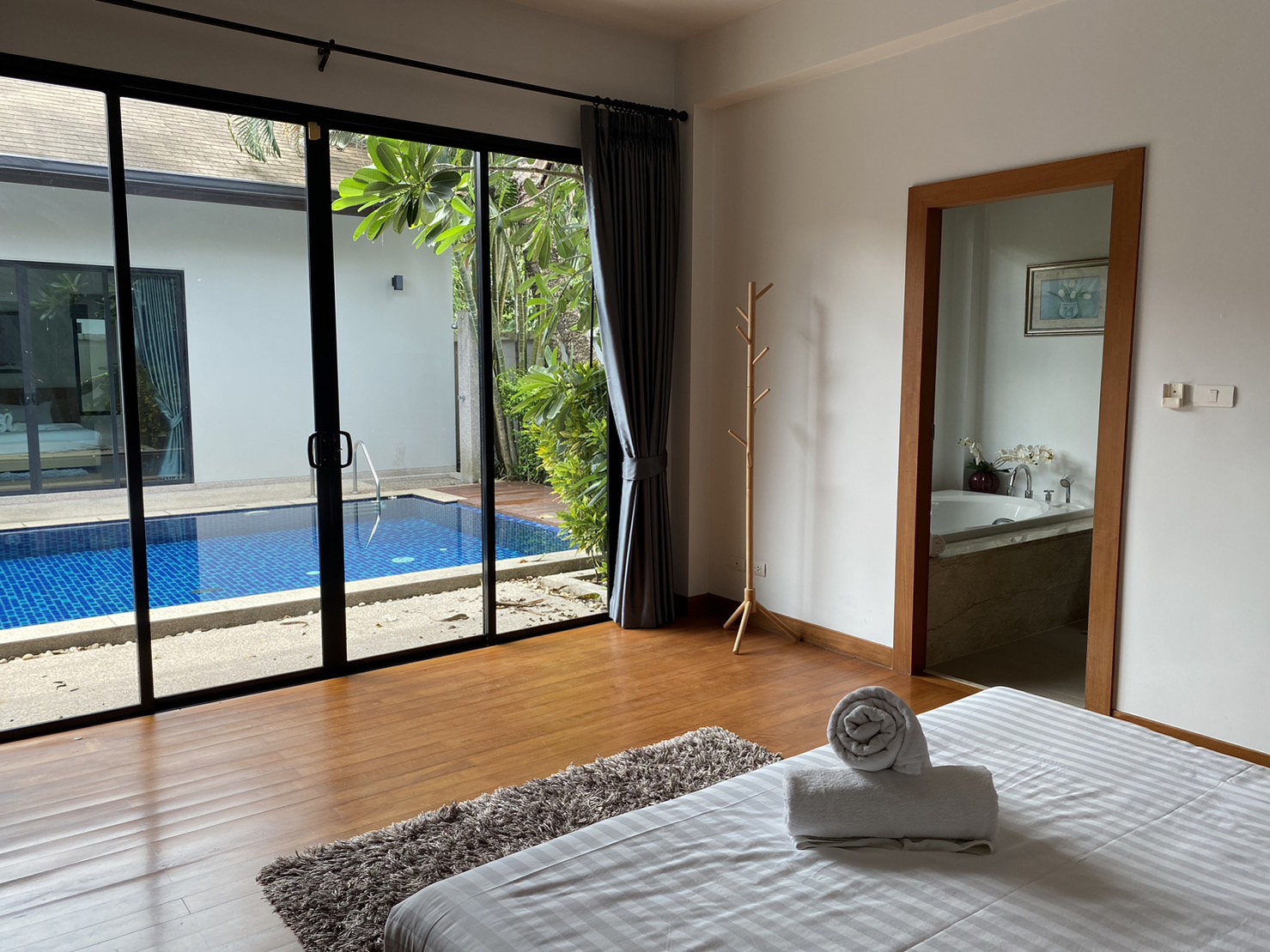 For Rent : Cherngtalay, Private Pool Villa near Boat Avenue , 3 bedrooms 3 bathrooms