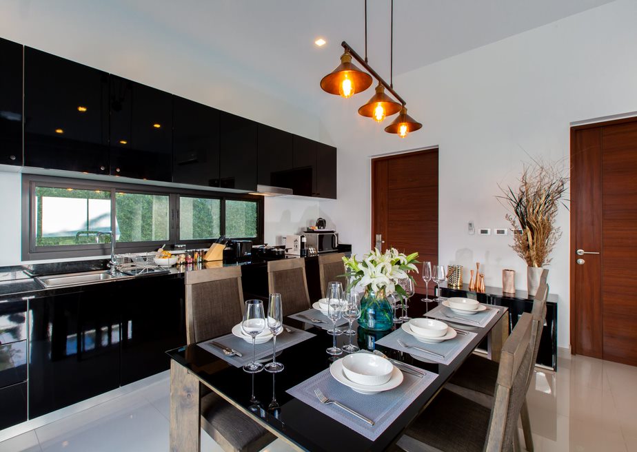 For Sale : Naiharn Luxury Pool Villa, 2 Bedroom 3 Bathroom