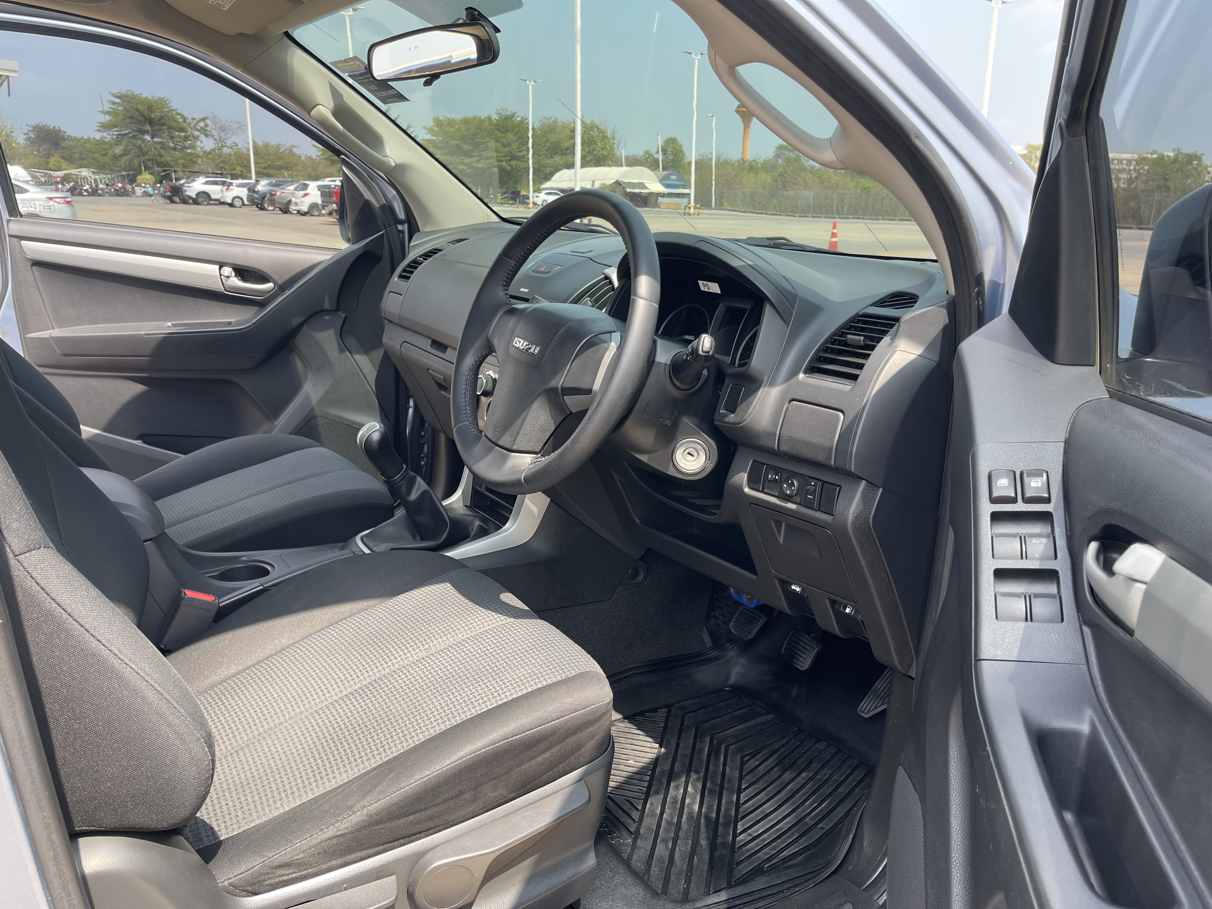 Isuzu Dmax All New 4ประตู Hilander 2.5 Vgs Z 2015 ฟ้า