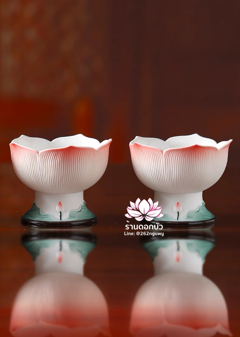 ถ้วยสำหรับใส่ของไหว้เจ้าหรือธัญพืช ลายดอกบัว งานปั้นมือแฮนด์เมด ขนาด 4.5 นิ้ว