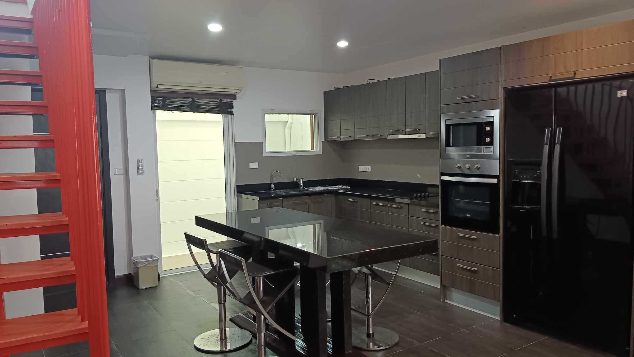 For Rent : Thalang, Townhome Modern Style , 3 bedrooms 2 bathrooms